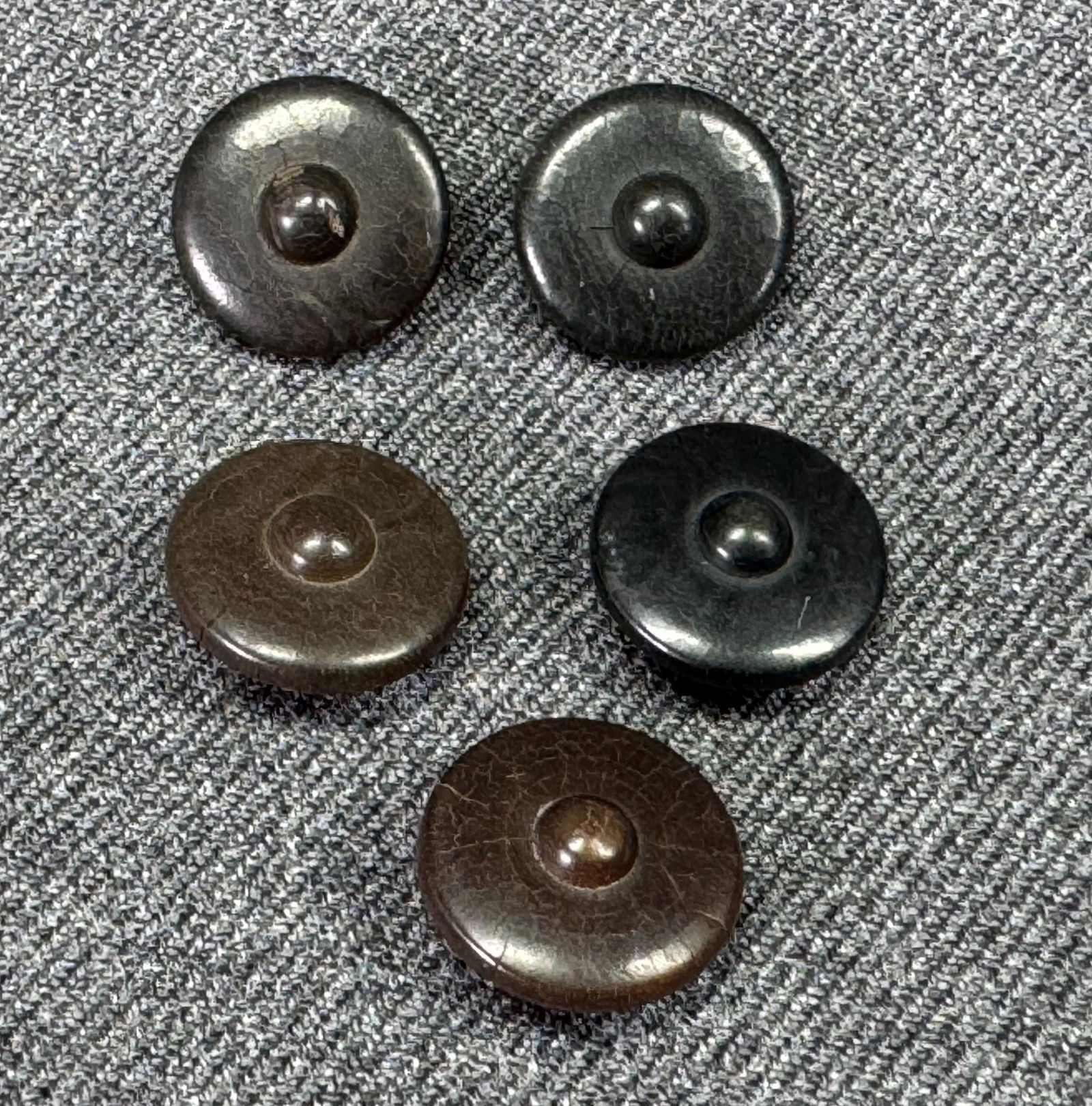 Vintage assorted galalith buttons. Lot of 5 (1 of 4)