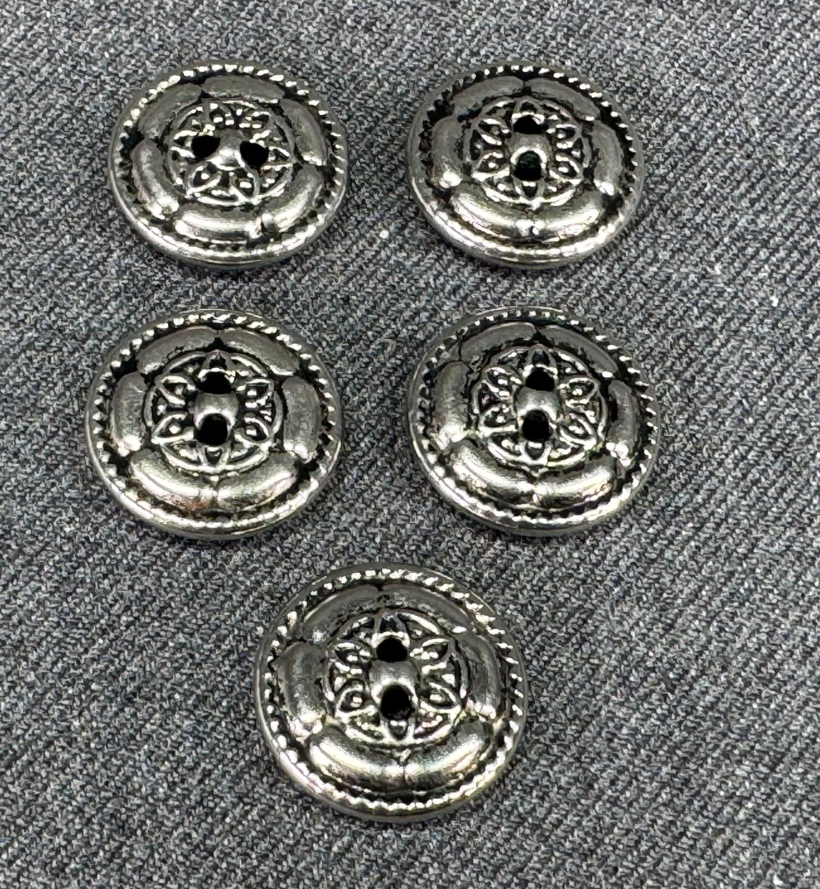 Vintage silver-toned metal tight back flower buttons. Lot of 5 (1 of 4)