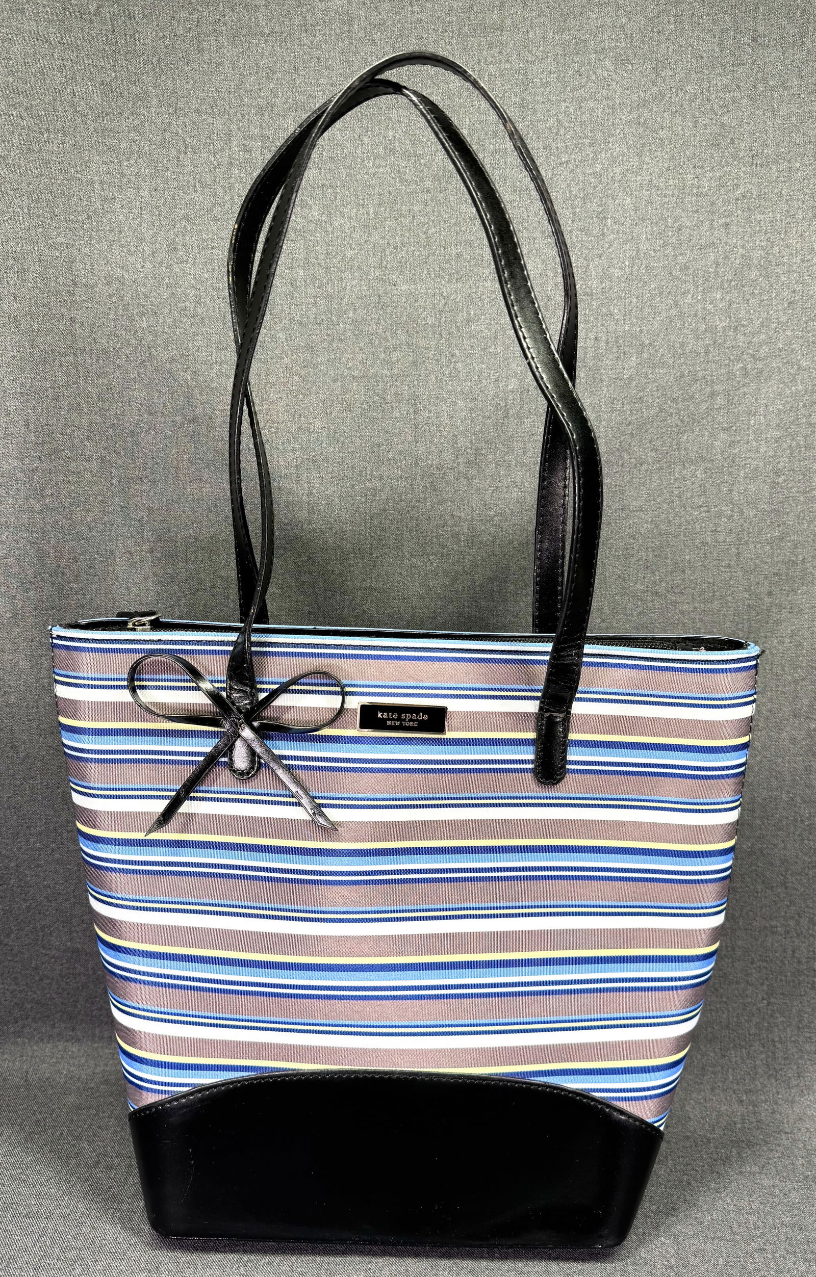 Vintage Kate Spade Striped Tote: IN HOUSE FLAT SHIPPING & HANDLING COST WITHIN ALL THE U.S. : $14 To bypass LiveShipping, and use our In-House shipping service for $14 or shipping combined for multiple lots, please select “Arrange