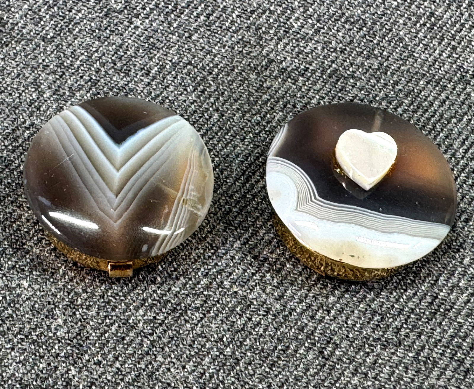 Vintage Southwestern style MOP agate stone goldtone button covers, one with a mop heart applied. (1 of 5)
