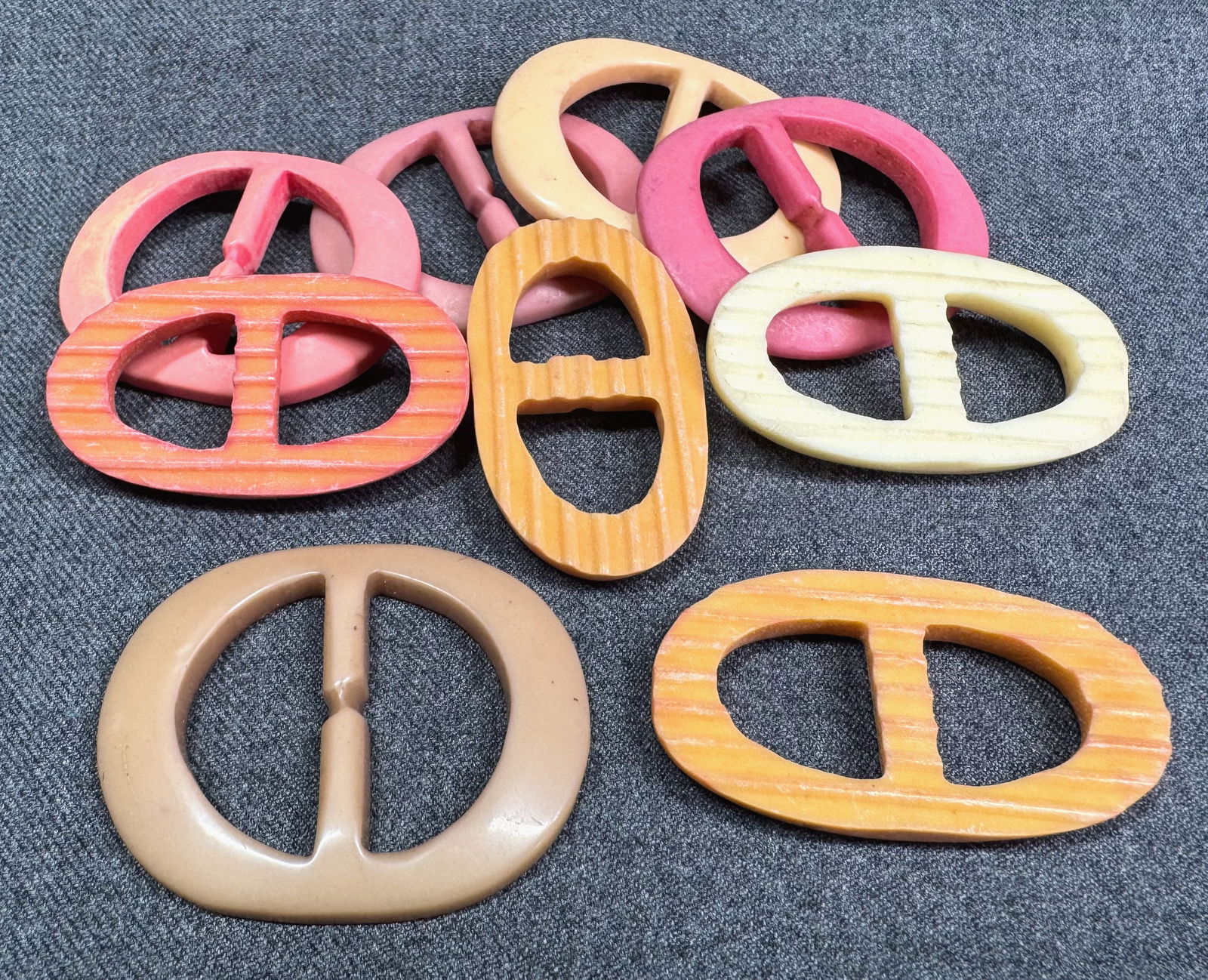 Vintage assorted colors & shapes plastic belt buckles. Lot of 9. (1 of 5)