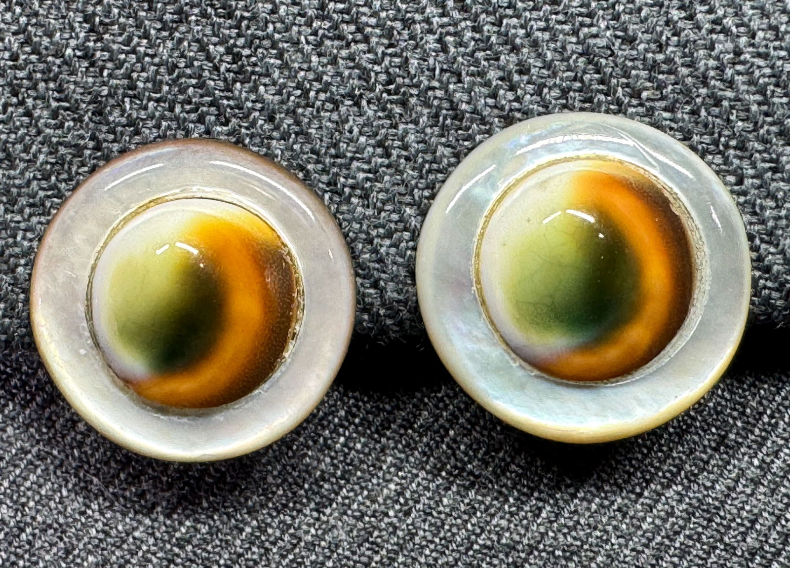 Vintage operculum (cat's eye) mother of pearl setting clip earrings (1 of 5)