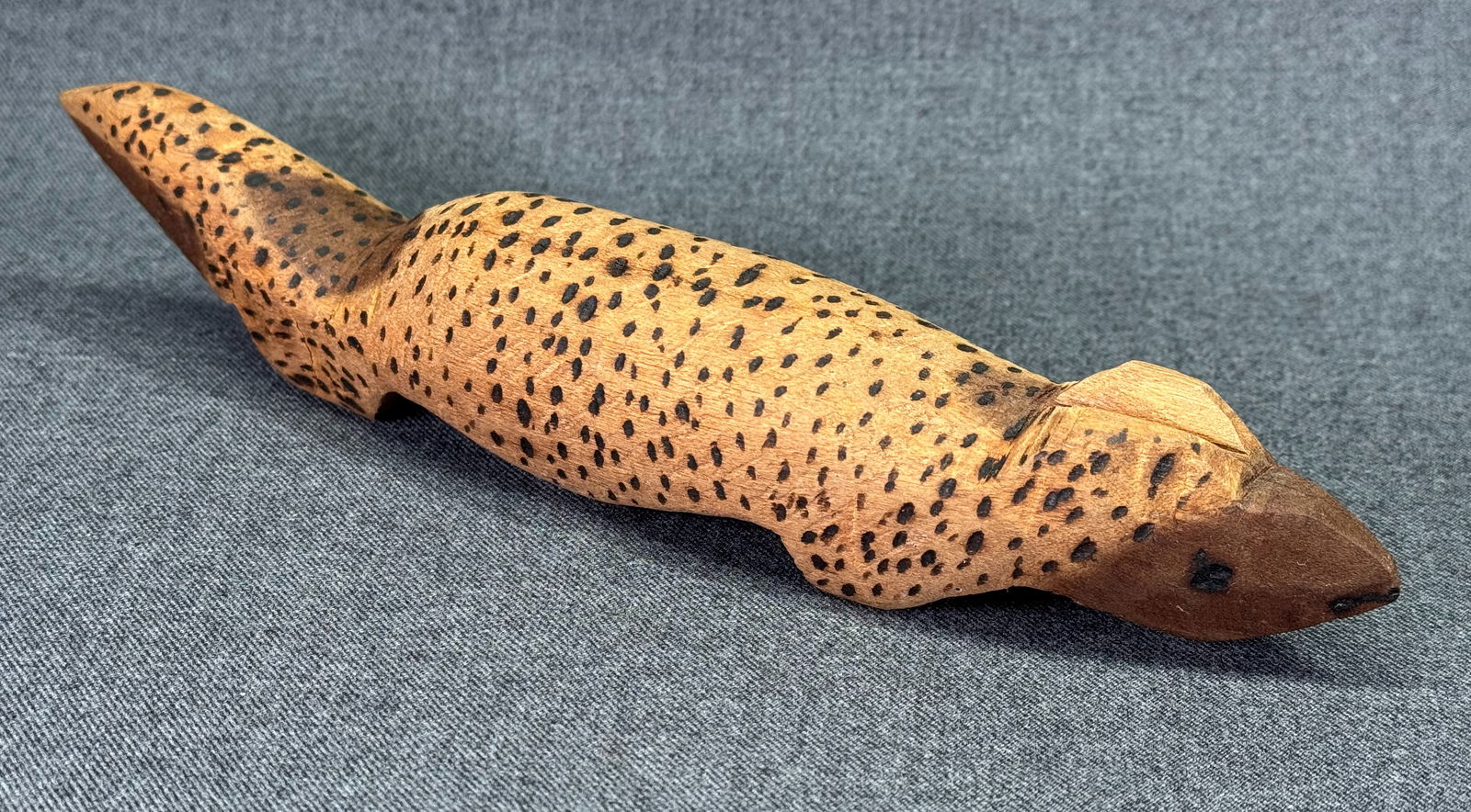 Aboriginal Australia Pokerwork Wood Goanna (1 of 8)