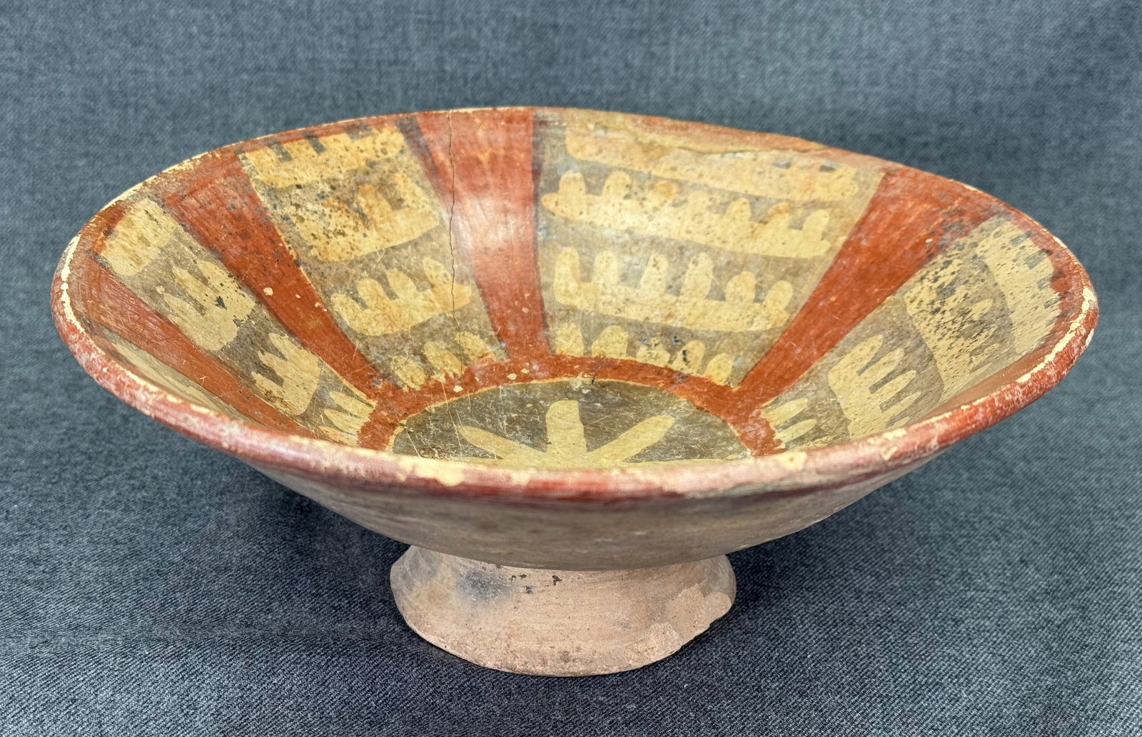 Antique Nariño - Carchi Ecuador/Colombia Pottery Footed Bowl. (1 of 15)