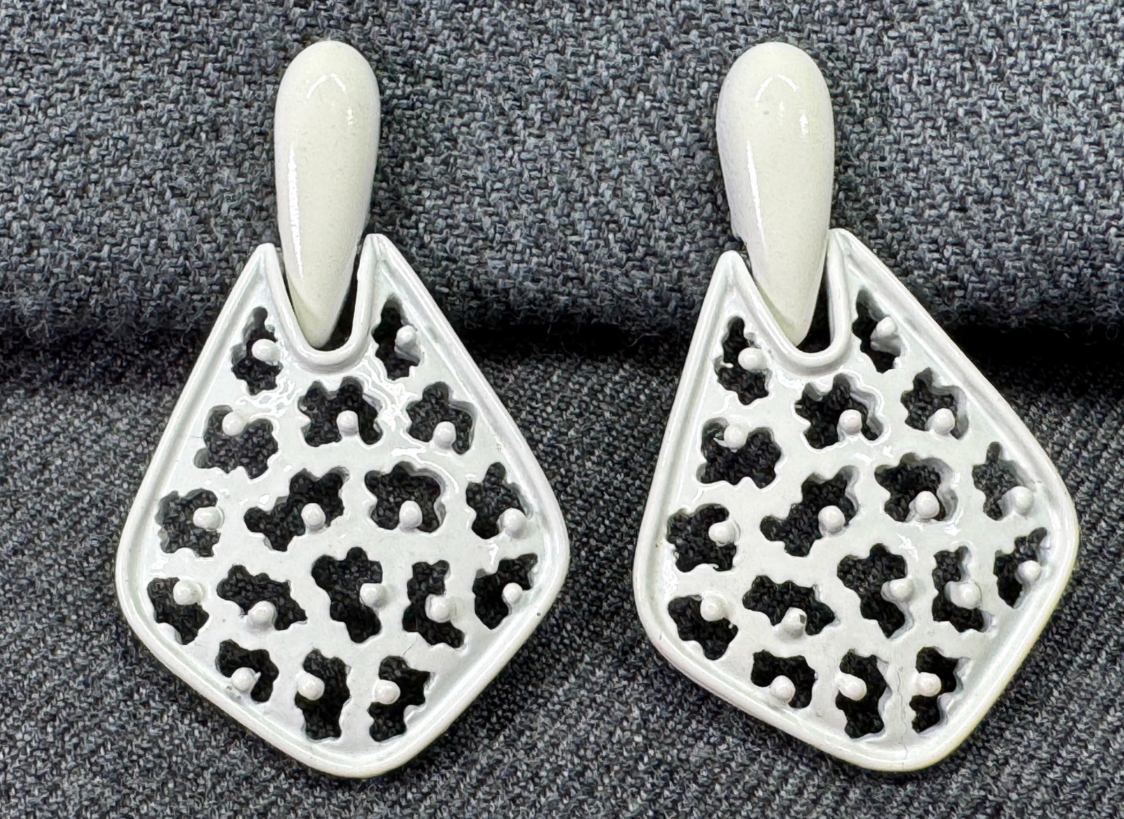 Vintage Crown Trifari White Enamel Clip on Earrings (1 of 6)