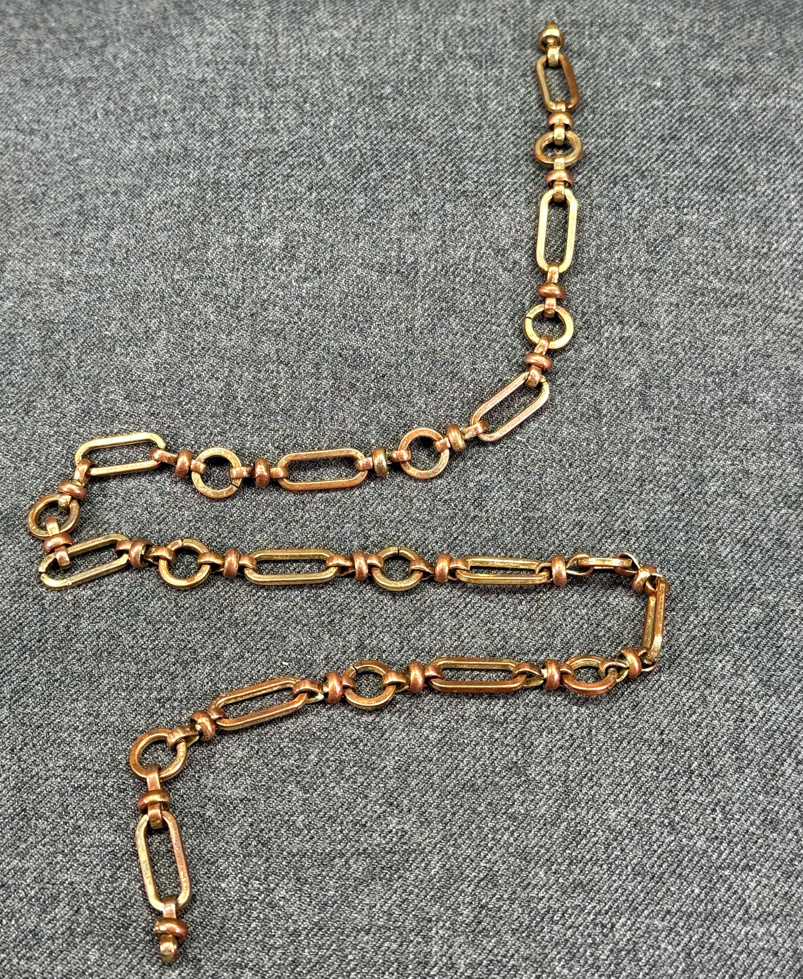 Antique pocket watch chain.: Antique pocket watch chain. Unmarked. For measures please refer to the pictures taken with a measuring tape. Weight: 21 Grams. IN HOUSE FLAT SHIPPING & HANDLING COST WITHIN ALL THE U.S. : $7 To bypass