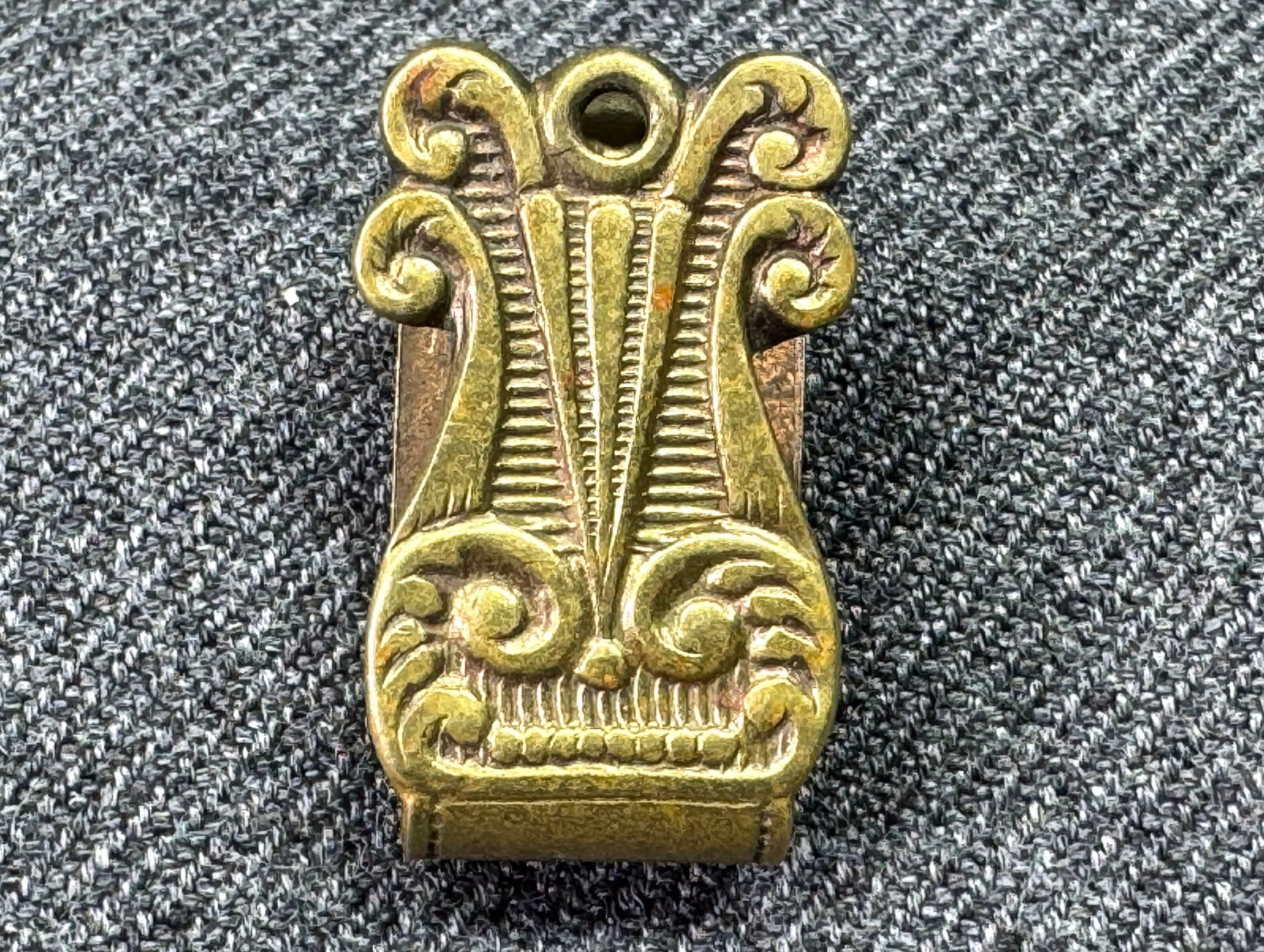 Antique Victorian gold-toned pocket watch chain vest clip. (1 of 6)