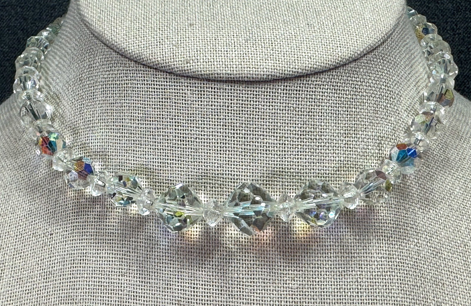 Vintage clear crystals choker necklace. Gold-toned filigree clasp.: Vintage clear crystals choker necklace. Gold-toned filigree clasp.. Unmarked. For measures please refer to the pictures taken with a measuring tape. Weight: 23 Grams. IN HOUSE FLAT SHIPPING & HANDLING