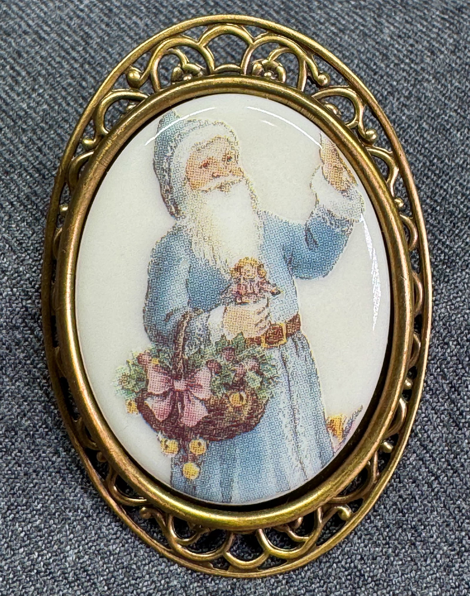 Vintage Victorian style Saint Nicholas brooch pin. Porcelain, filigree goldtoned metal: IN HOUSE FLAT SHIPPING & HANDLING COST WITHIN ALL THE U.S. : 7 To bypass LiveShipping, and use our In-House shipping service for 7 or shipping combined for multiple lots, please select “Arrange Your