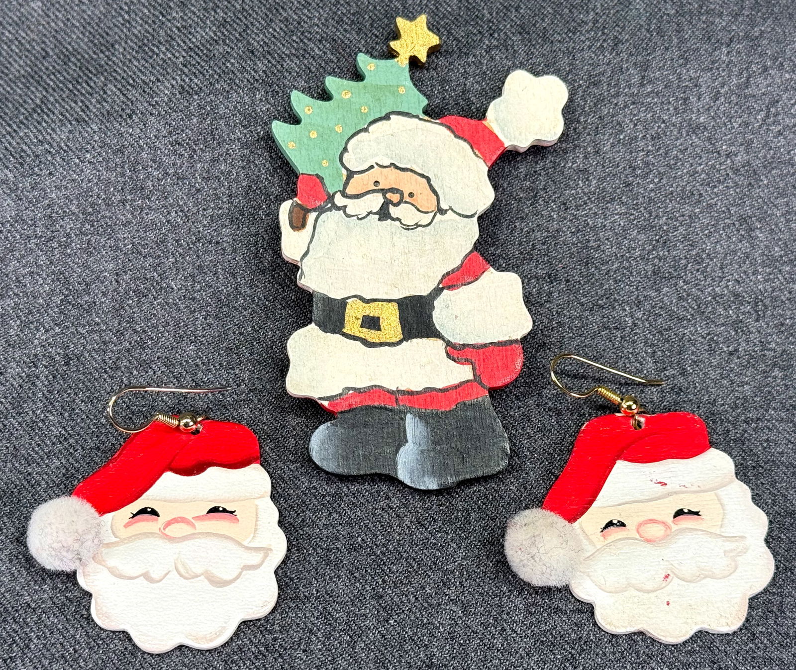 Vintage painted wood Christmas Santa pin and hook earrings (1 of 7)
