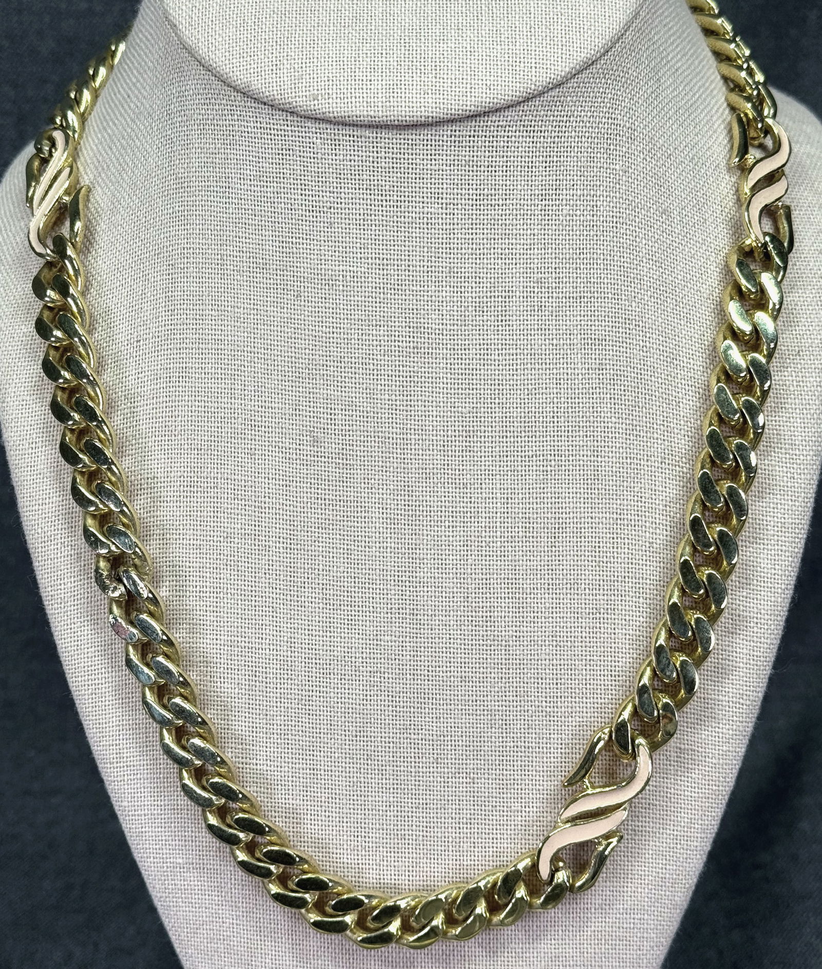 Vintage enamel gold-toned heavy chain necklace (1 of 6)