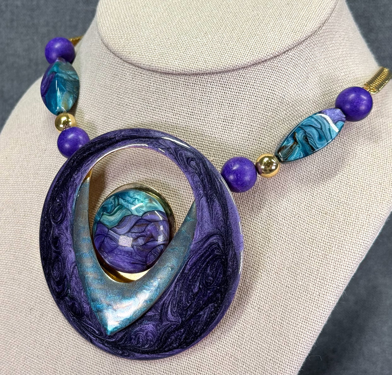 Vintage 80s enamel goldtoned medallion, plastic beads golden chain necklace (1 of 8)