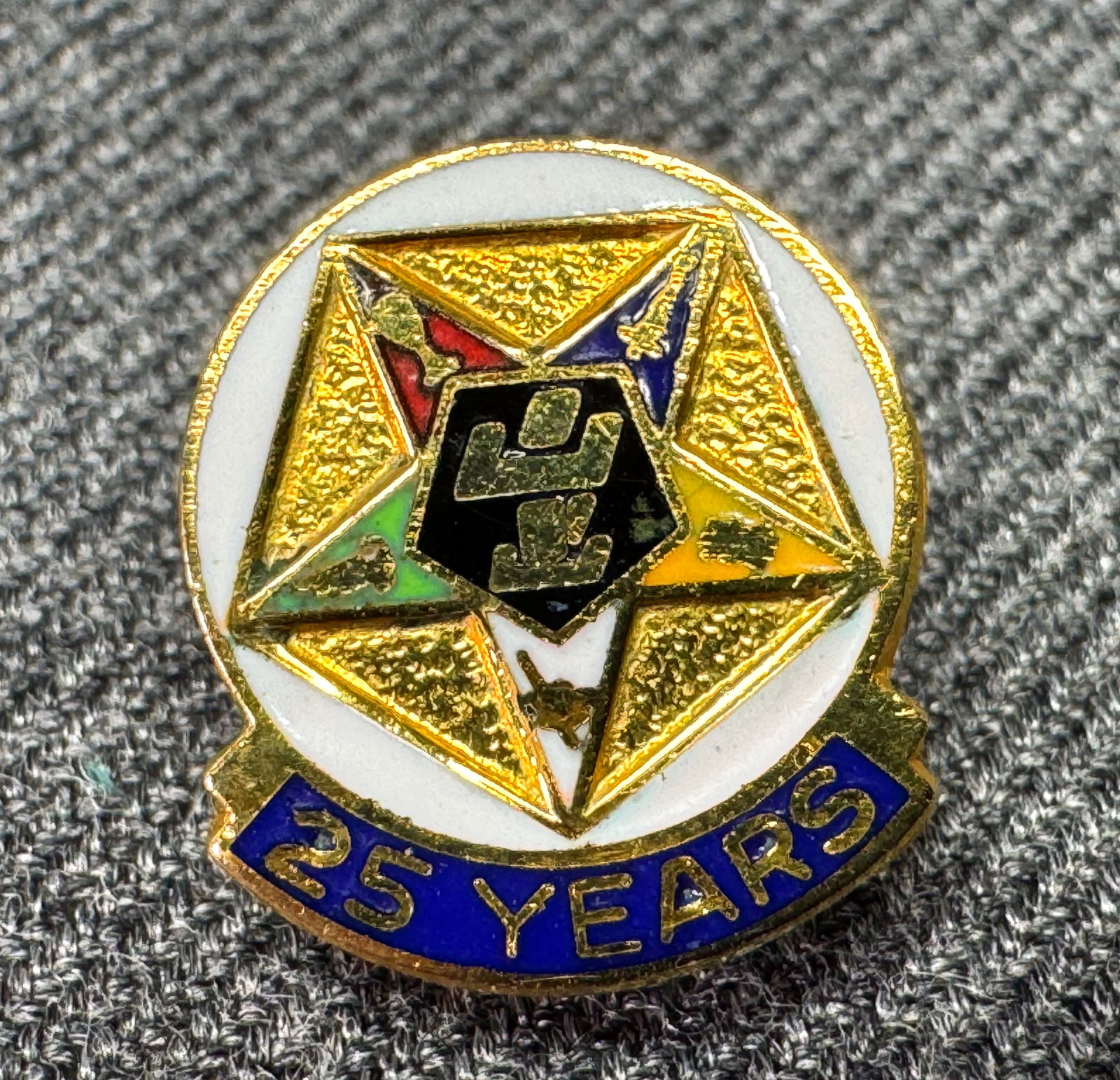 Vintage Enamel Gold-toned Masonic Order Of The Eastern Star 25 Years Lapel Pin: IN HOUSE FLAT SHIPPING & HANDLING COST WITHIN ALL THE U.S. : $7 To bypass LiveShipping, and use our In-House shipping service for $7 or shipping combined for multiple lots, please select “Arrange Yo