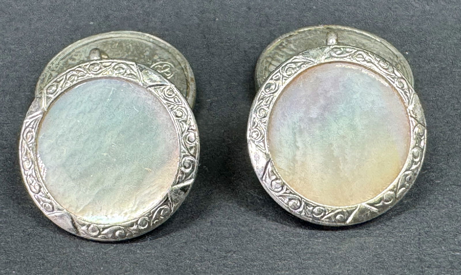 Antique art deco MOP decorated rim silvertone metal cufflinks. Original cardboard.: IN HOUSE FLAT SHIPPING & HANDLING COST WITHIN ALL THE U.S. : 7 To bypass LiveShipping, and use our In-House shipping service for 7 or shipping combined for multiple lots, please select “Arrange Your