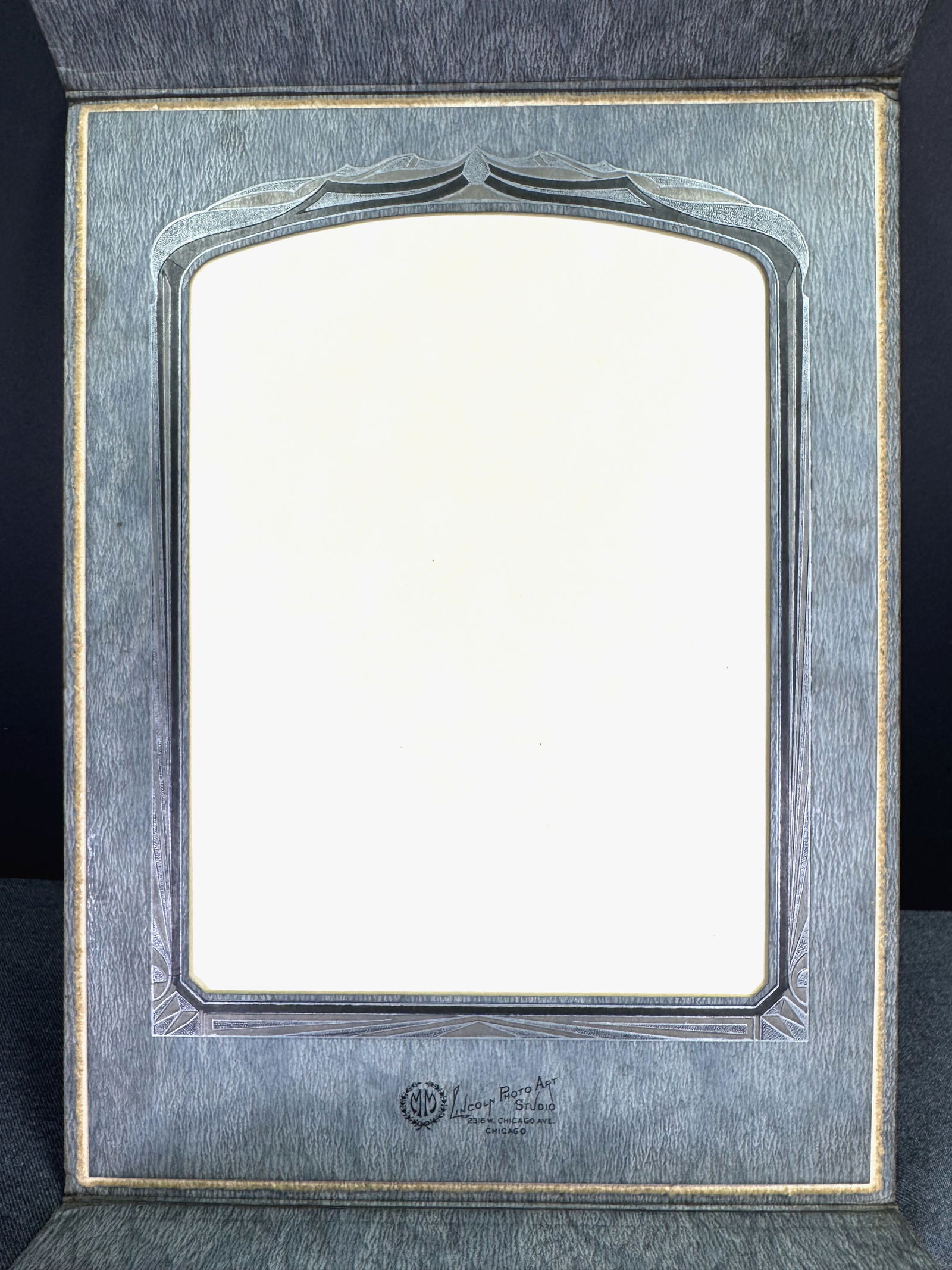 Art Deco Lincoln Photo Art Studio Chicago Cabinet Cardboard Photo Frame with Easel.: IN HOUSE FLAT SHIPPING & HANDLING COST WITHIN ALL THE U.S. : 7 To bypass LiveShipping, and use our In-House shipping service for 7 or shipping combined for multiple lots, please select “Arrange Your