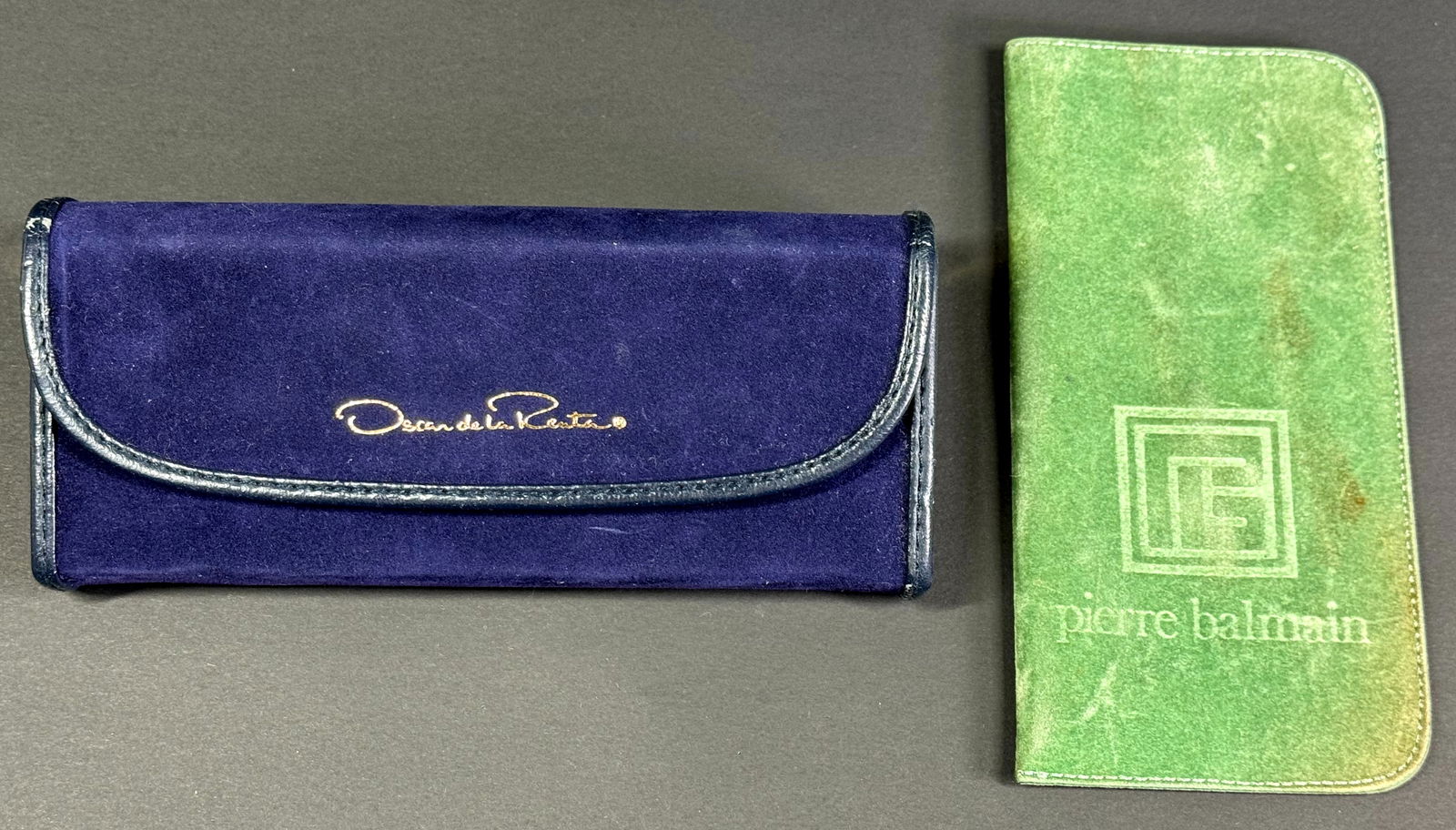 Vintage Oscar de la Renta & Pierre Balmain sunglasses cases: IN HOUSE FLAT SHIPPING & HANDLING COST WITHIN ALL THE U.S. : 7 To bypass LiveShipping, and use our In-House shipping service for 7 or shipping combined for multiple lots, please select “Arrange Your