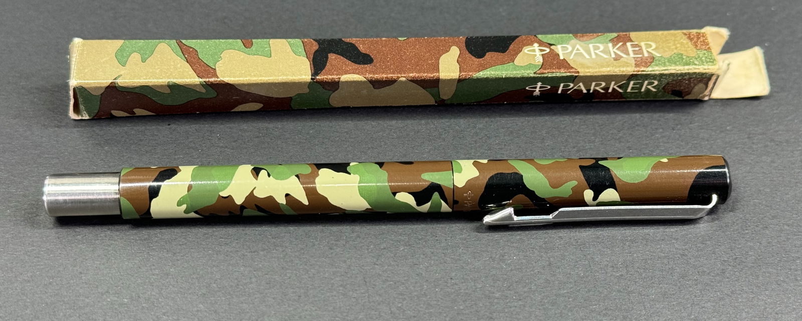 Vintage New Old Stock Camo Parker Rollerblade Pen.: IN HOUSE FLAT SHIPPING & HANDLING COST WITHIN ALL THE U.S. : 7 To bypass LiveShipping, and use our In-House shipping service for 7 or shipping combined for multiple lots, please select “Arrange Your