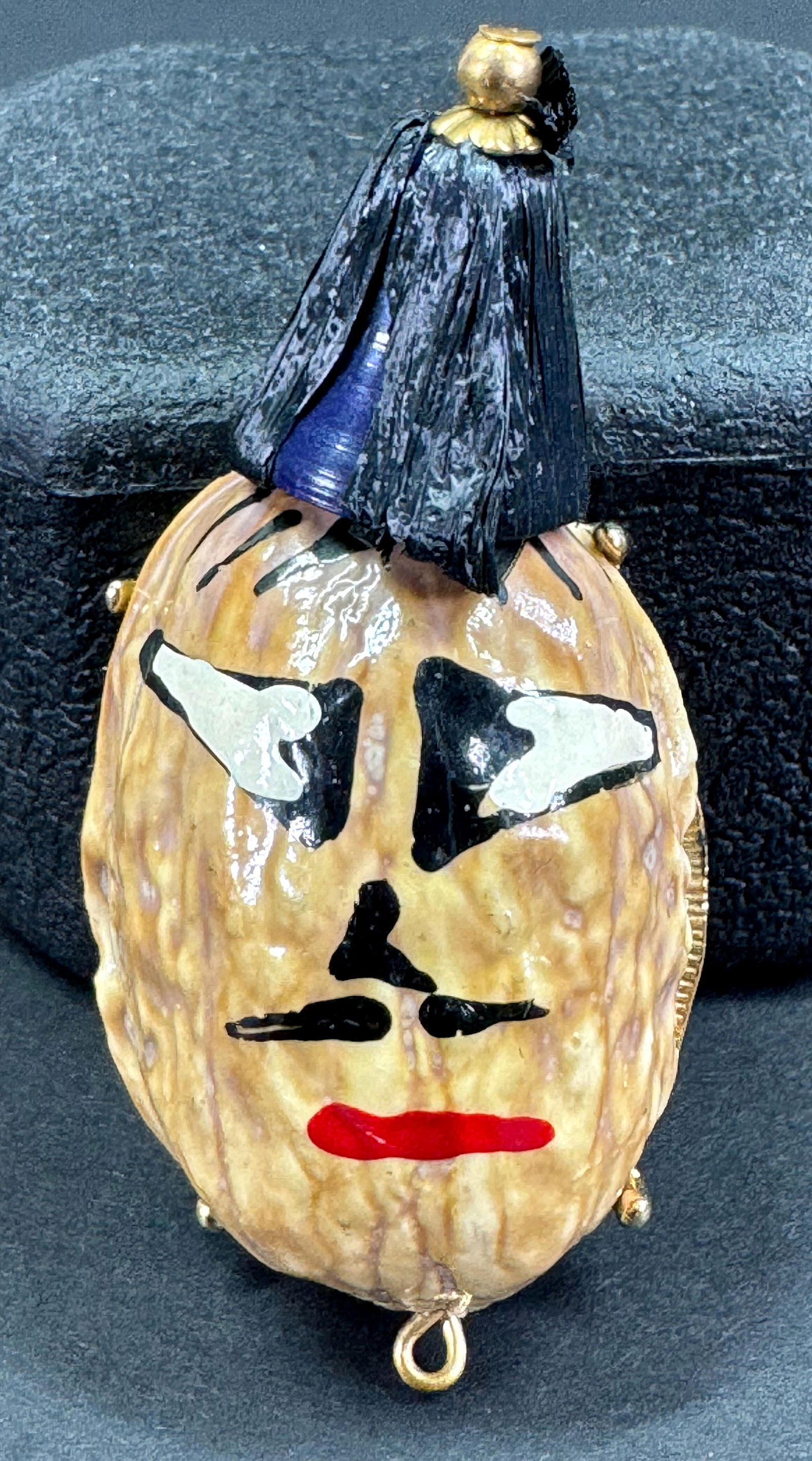 Vintage painted real nut chinese heads with hat pin brooch. (1 of 6)