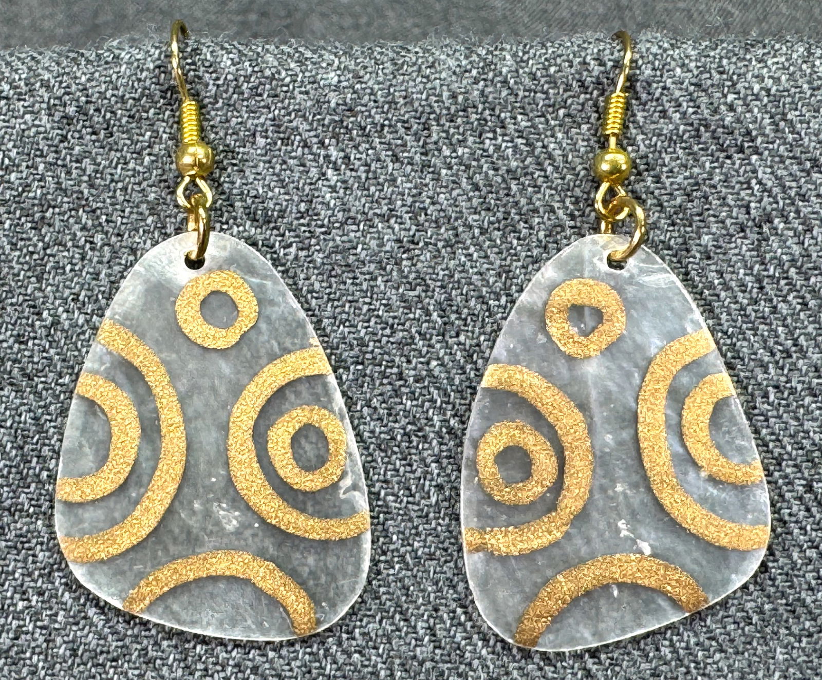 Vintage artisan hand painted in golden iridescent translucent resin hook earrings u (1 of 3)