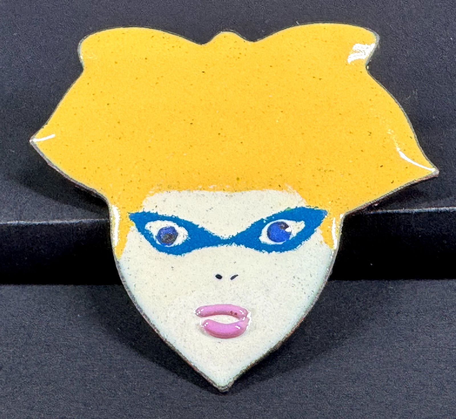 2011 Mary Laskey enamel copper cat-eye glasses woman face brooch pin.: IN HOUSE FLAT SHIPPING & HANDLING COST WITHIN ALL THE U.S. : $7 To bypass LiveShipping, and use our In-House shipping service for $7 or shipping combined for multiple lots, please select “Arrange Yo