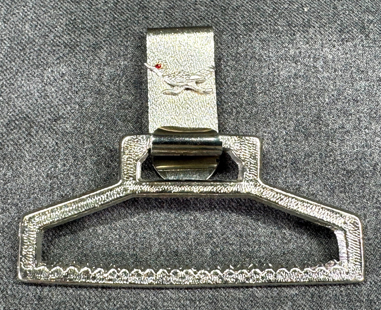 Vintage Southwestern crystal eye roadrunner square dancing silvertone belt clip towel holder: IN HOUSE FLAT SHIPPING & HANDLING COST WITHIN ALL THE U.S. : $7 To bypass LiveShipping, and use our In-House shipping service for $7 or shipping combined for multiple lots, please select “Arrange Yo