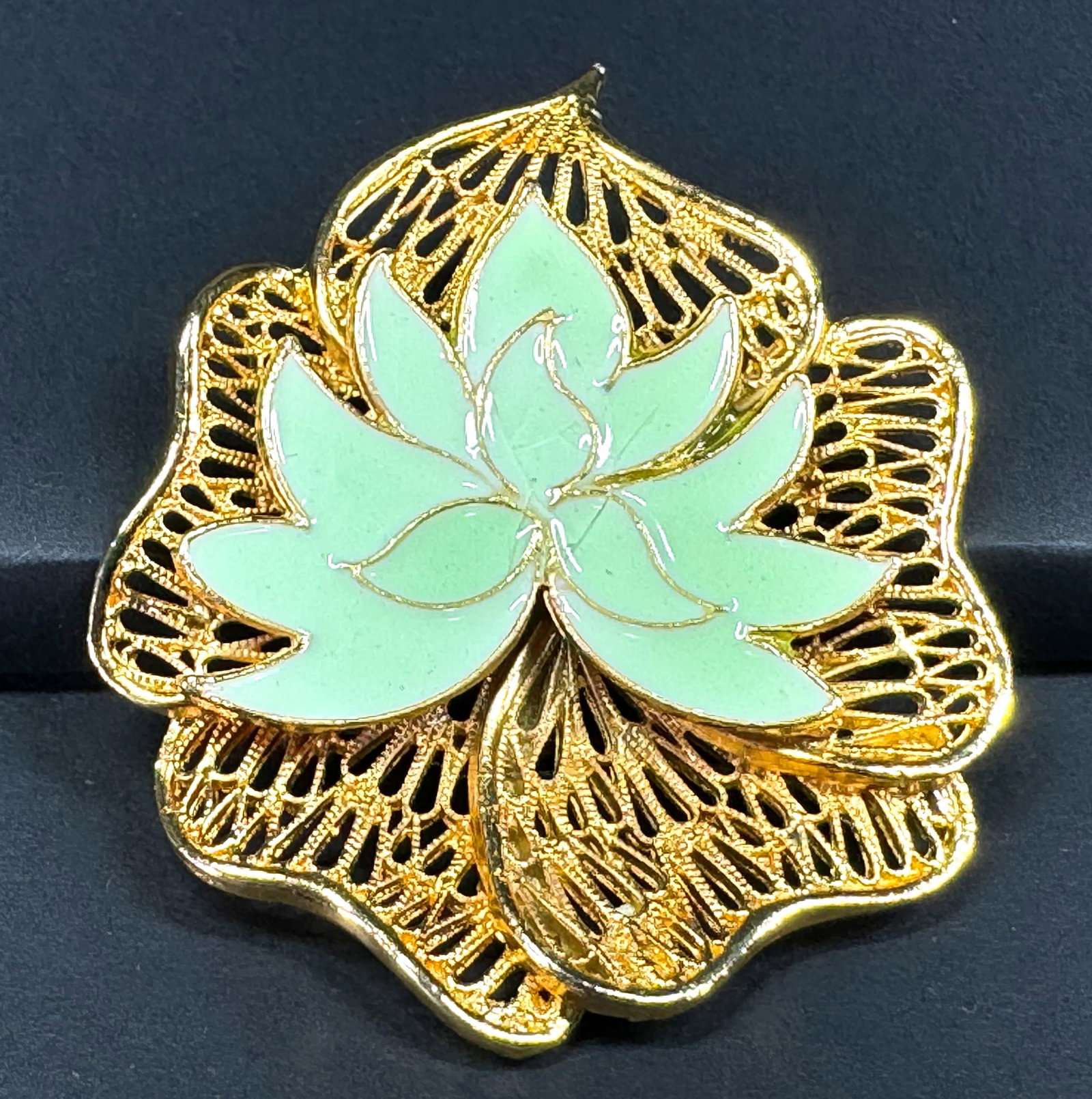 Vintage green enamel flower filigree goldtone metal pin brooch. (1 of 8)