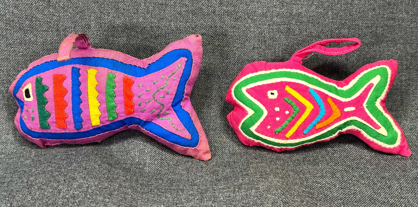Vintage Mola Art Kuna Panama assorted fish ornaments.: IN HOUSE FLAT SHIPPING & HANDLING COST WITHIN ALL THE U.S. : $7 To bypass LiveShipping, and use our In-House shipping service for $7 or shipping combined for multiple lots, please select “Arrange Yo