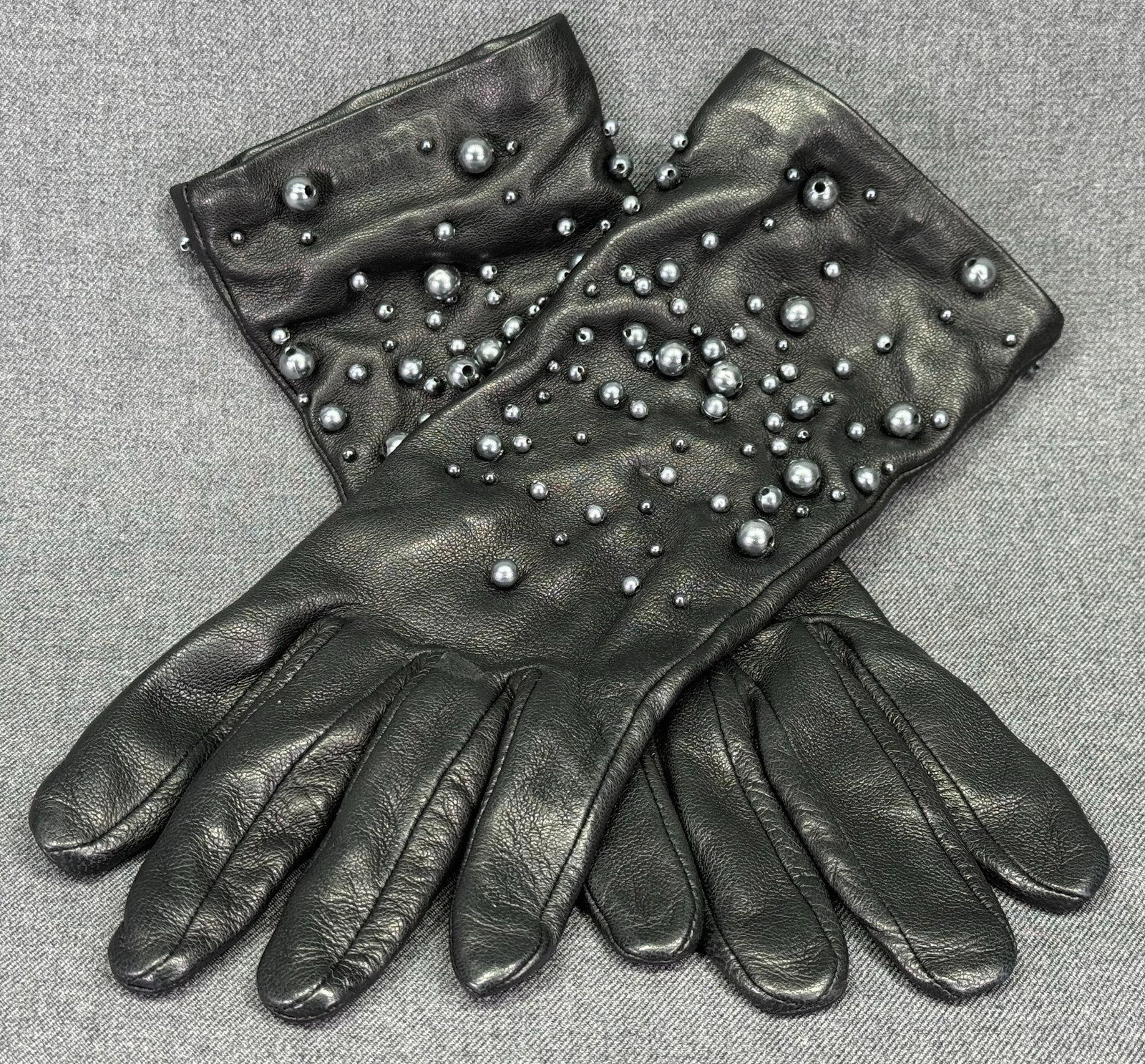Agnelle Paris beaded black lambskin gloves. Size 7 *a (1 of 7)