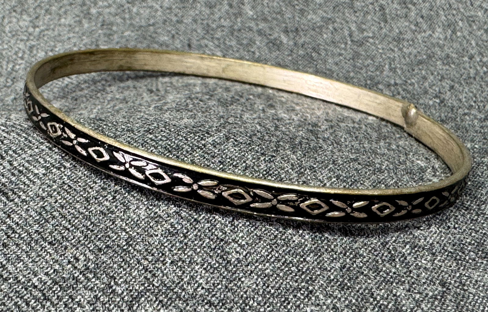 Vintage Spanish black enamel silver-toned metal bracelet bangle. *a (1 of 7)