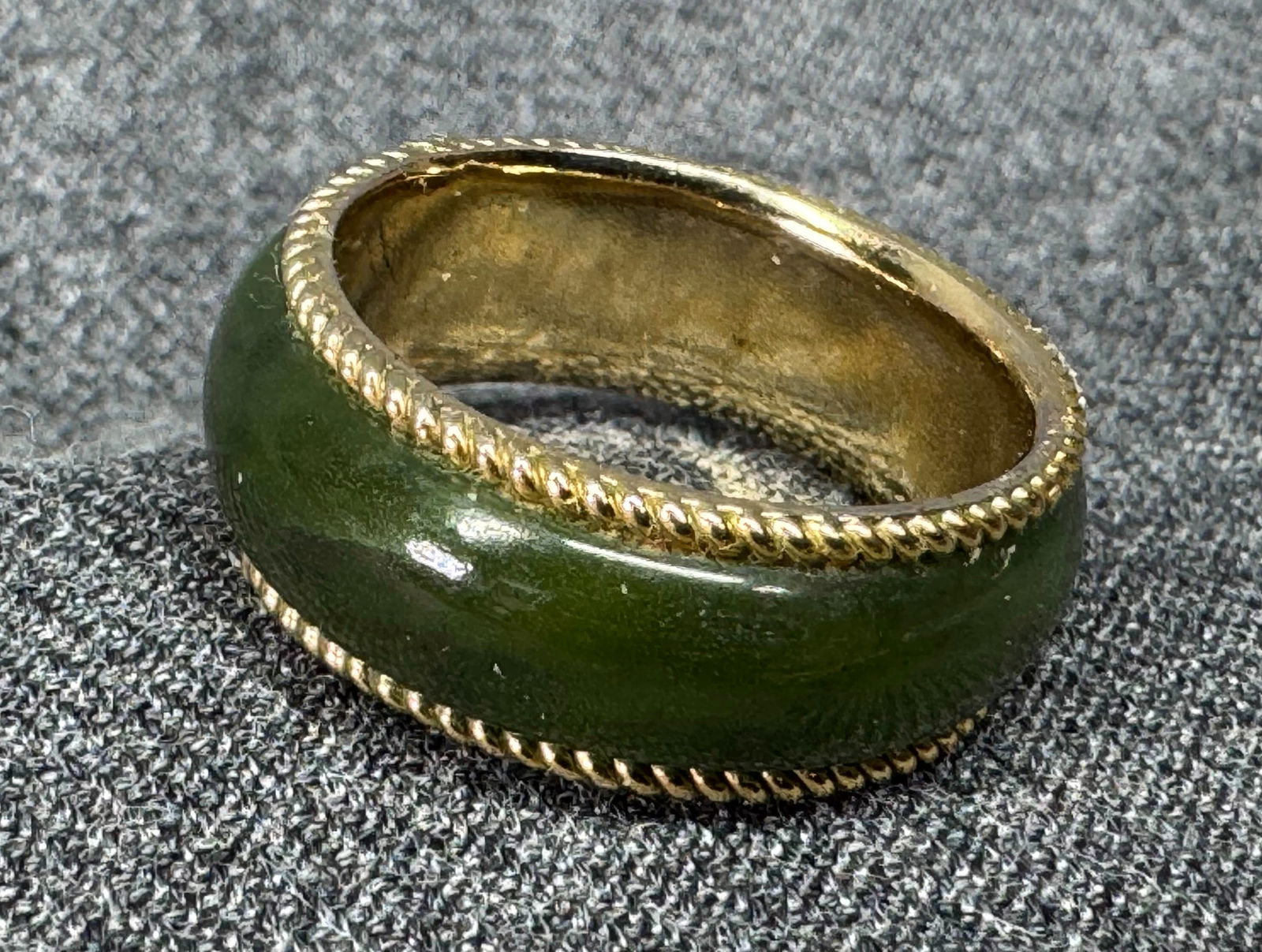 Vintage jade gold-toned metal ring band *a (1 of 5)