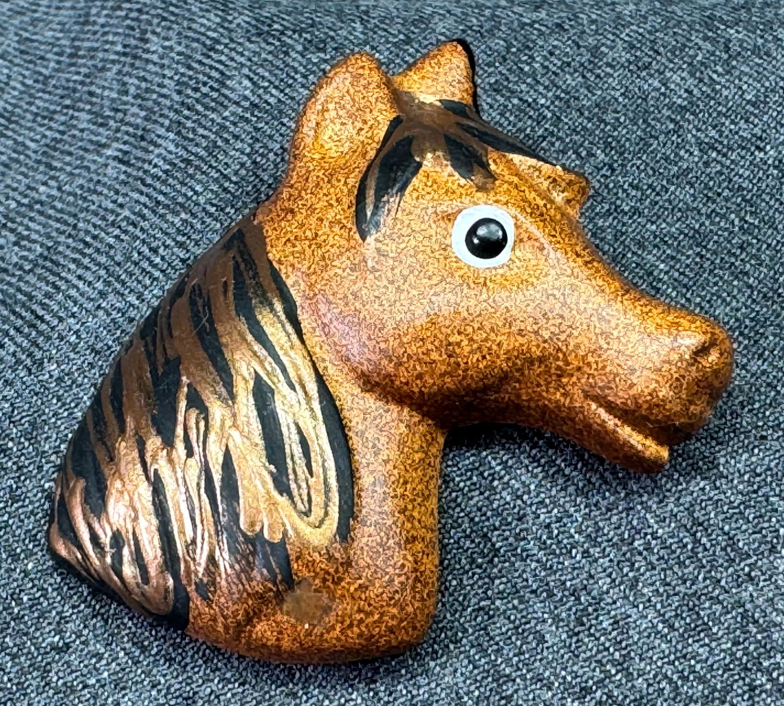 Vintage hand painted pottery horse head brooch pin. #a (1 of 4)