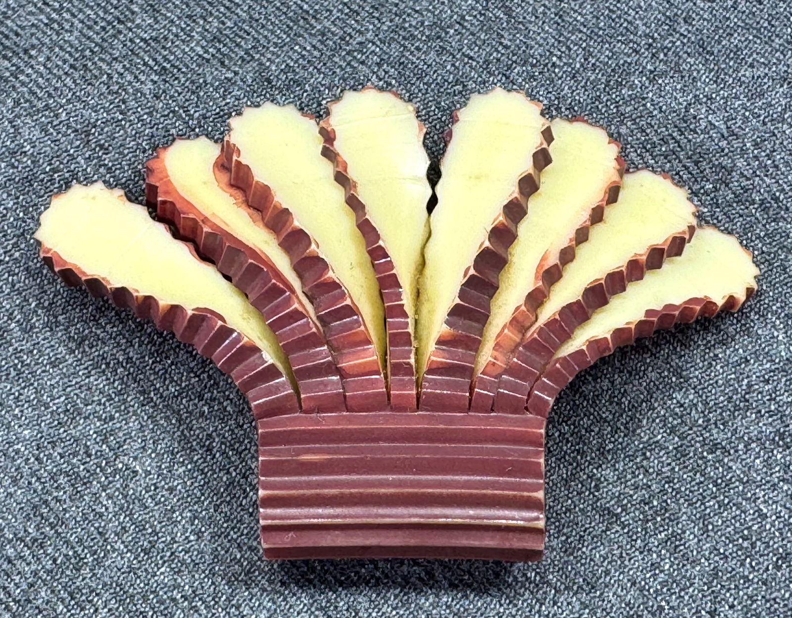 Vintage art deco brown & creamy brooch clip: IN HOUSE FLAT SHIPPING & HANDLING COST WITHIN ALL THE U.S. : 7 To bypass LiveShipping, and use our In-House shipping service for 7 or shipping combined for multiple lots, please select “Arrange Your