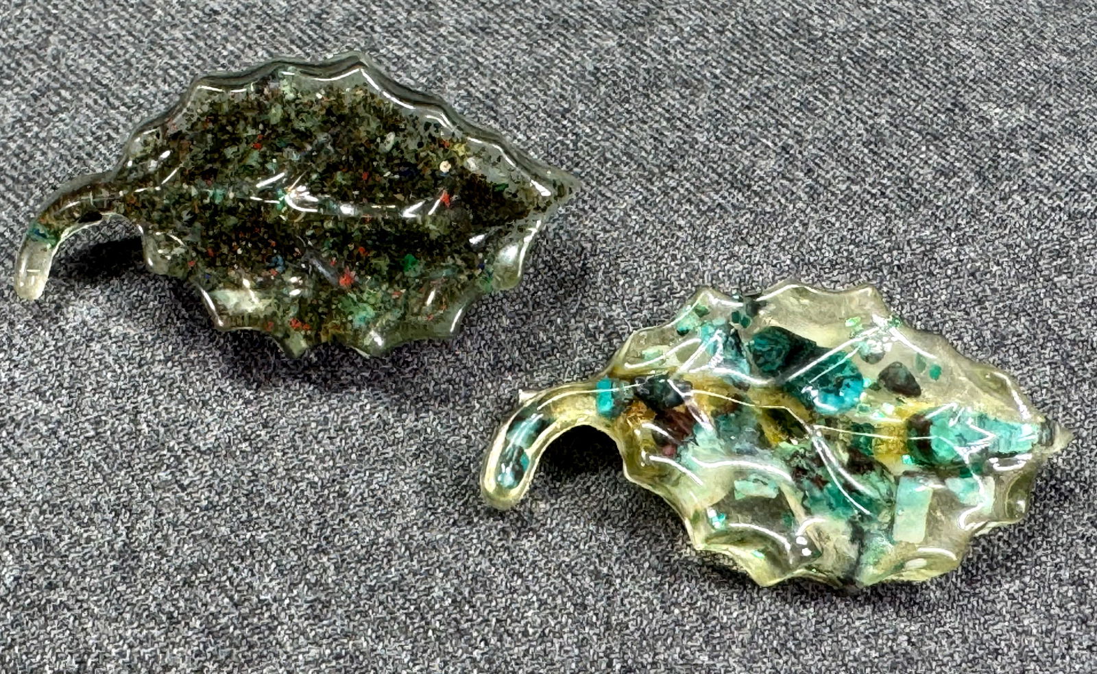 Vintage artisan crafted turquoise stone & confetti inlaid resin leaf shaped pins. Lot of 2: IN HOUSE FLAT SHIPPING & HANDLING COST WITHIN ALL THE U.S. : 7 To bypass LiveShipping, and use our In-House shipping service for 7 or shipping combined for multiple lots, please select “Arrange Your