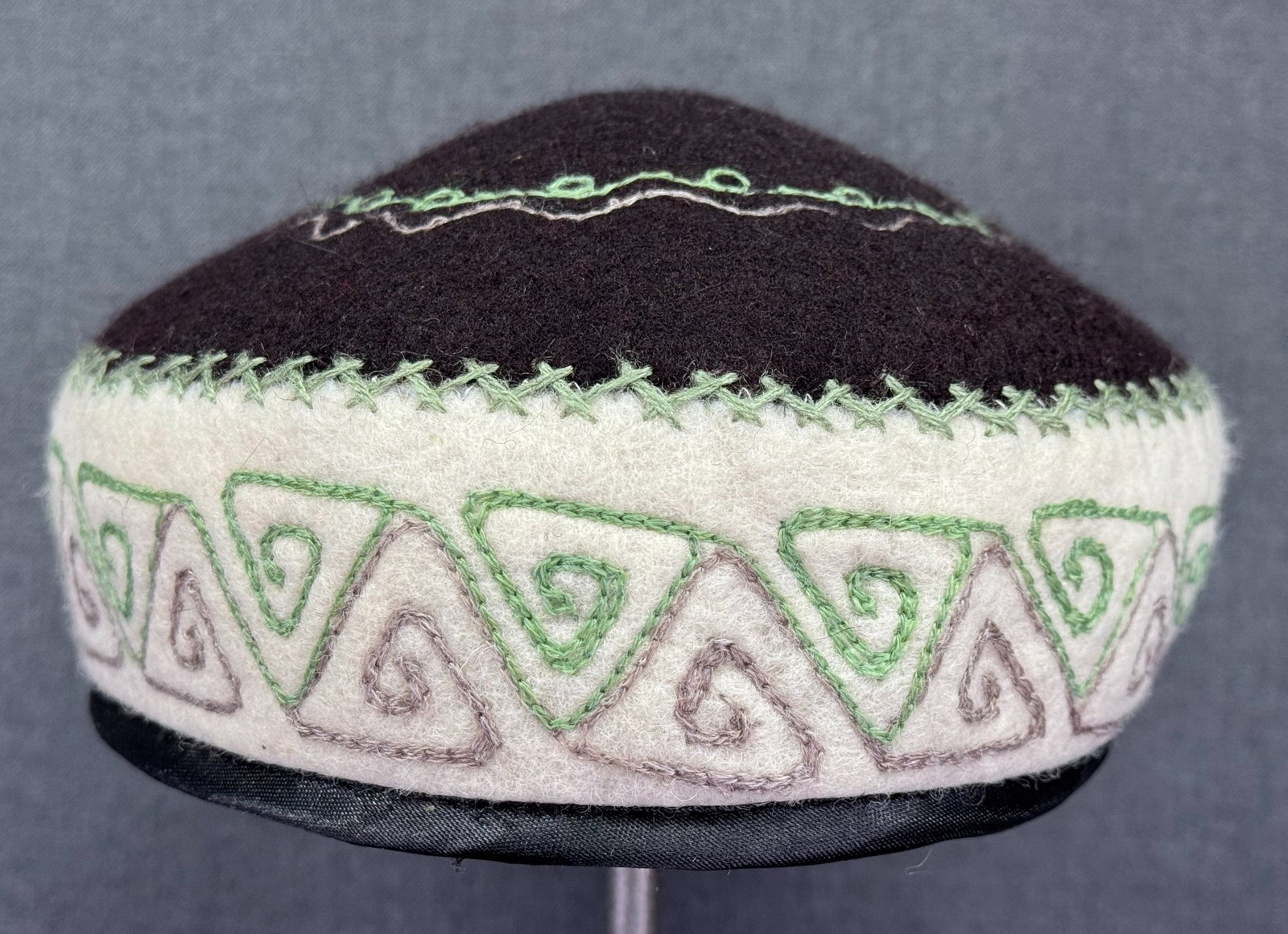 Uzbek embroidery felt hat: IN HOUSE FLAT SHIPPING & HANDLING COST WITHIN ALL THE U.S. : 8 To bypass LiveShipping, and use our In-House shipping service for 7 or shipping combined for multiple lots, plase select “Arrange Your 