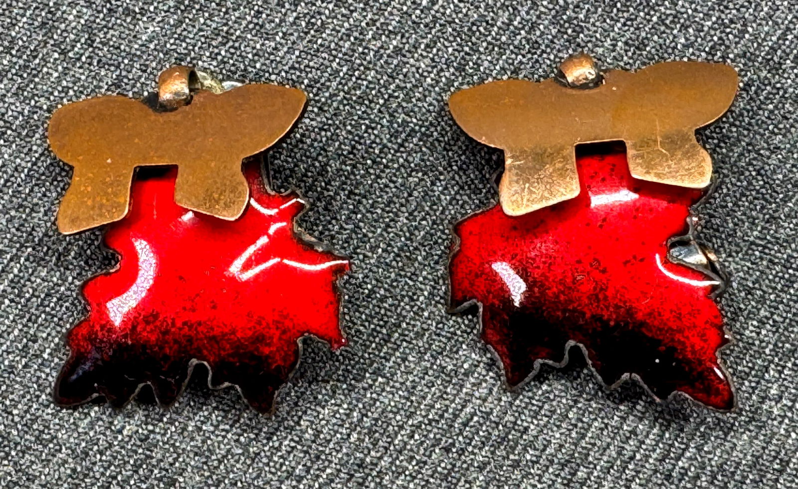 Vintage MCM reddish enamel leaf with dangle copper clip on earrings: IN HOUSE FLAT SHIPPING & HANDLING COST WITHIN ALL THE U.S. : $7 To bypass LiveShipping, and use our In-House shipping service for $7 or shipping combined for multiple lots, please select “Arrange Yo