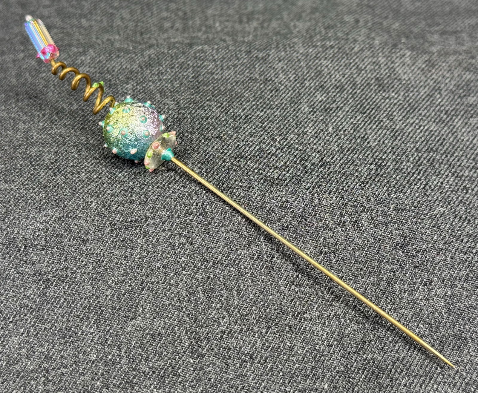 Vintage Memphis style metallic rainbow glass & goldtoned metal stick hat pin: IN HOUSE FLAT SHIPPING & HANDLING COST WITHIN ALL THE U.S. : 7 To bypass LiveShipping, and use our In-House shipping service for 7 or shipping combined for multiple lots, plase select “Arrange Your