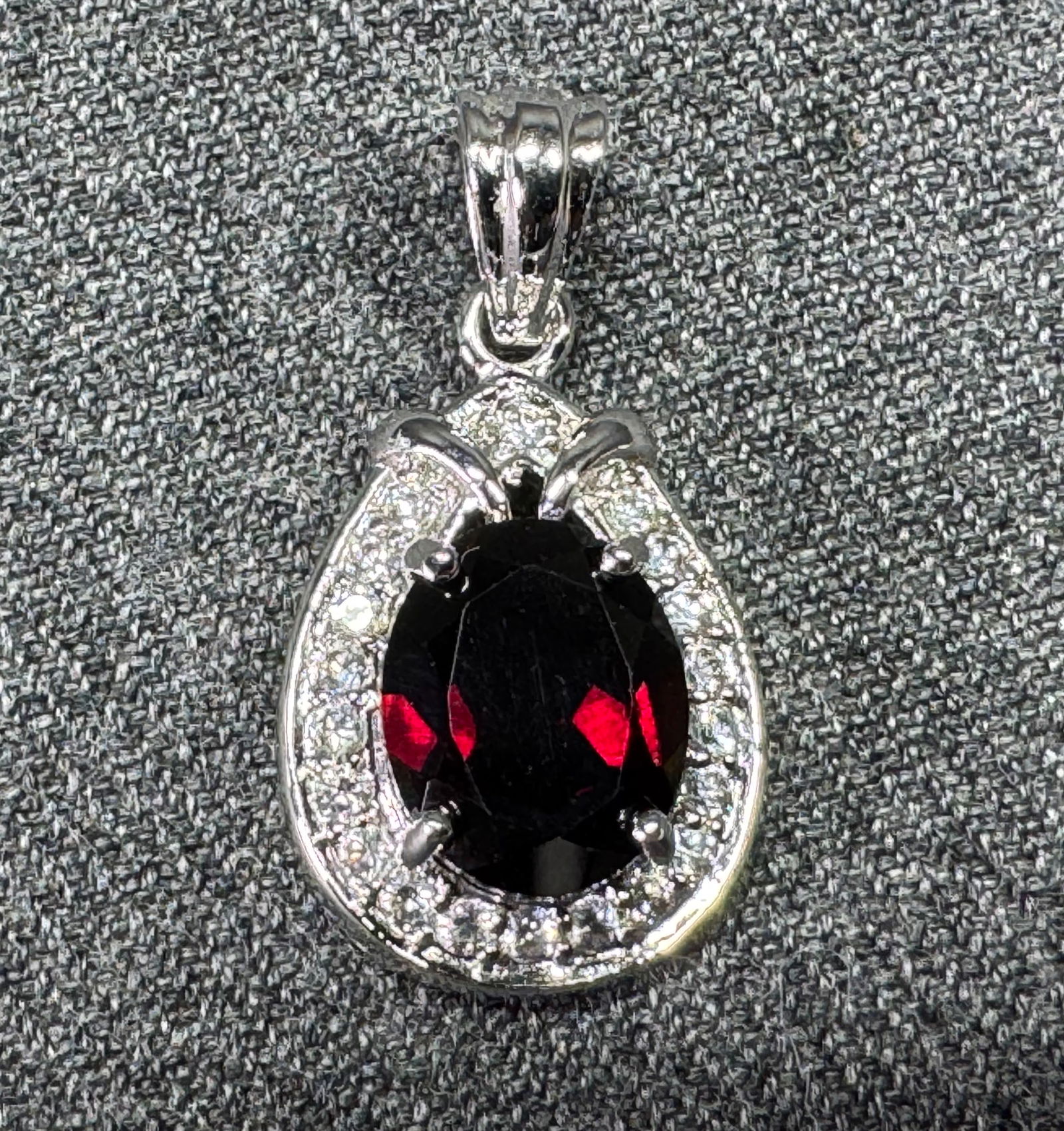 Vintage ruby color & clear rhinestones silvertone metal pendant: IN HOUSE FLAT SHIPPING & HANDLING COST WITHIN ALL THE U.S. : 7 To bypass LiveShipping, and use our In-House shipping service for 7 or shipping combined for multiple lots, please select “Arrange Your