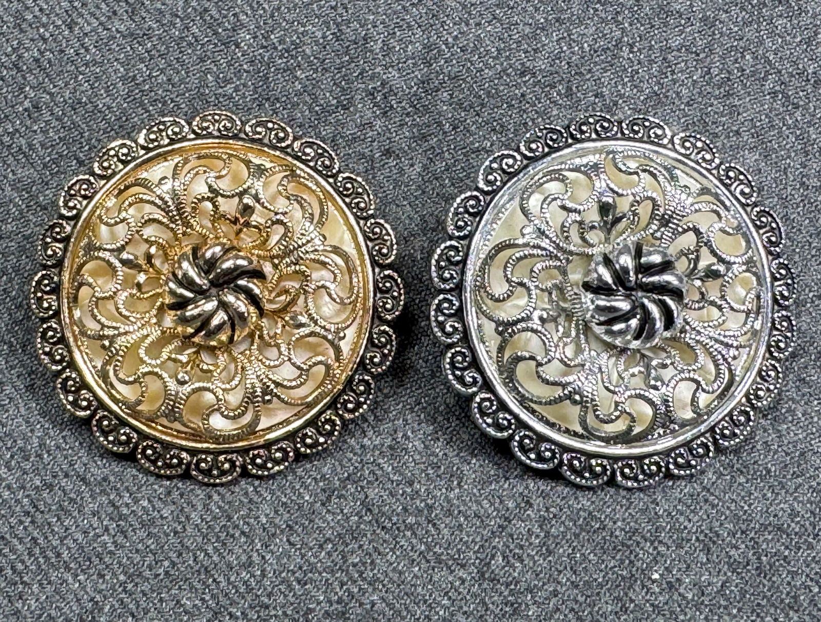Vintage W Germany marbled celluloid filligre goldtone and silvertone flower clip brooches (1 of 6)