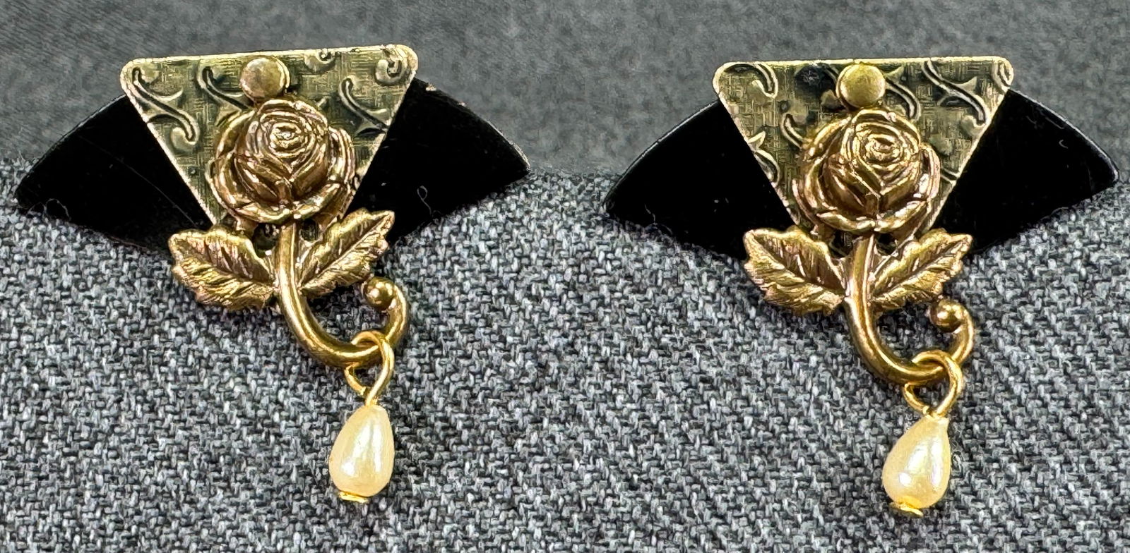 Vintage artsy crafted black & goldtoned flower with pearly dangle brooch pins. Lot of 2: IN HOUSE FLAT SHIPPING & HANDLING COST WITHIN ALL THE U.S. : 7 To bypass LiveShipping, and use our In-House shipping service for 7 or shipping combined for multiple lots, please select “Arrange Your