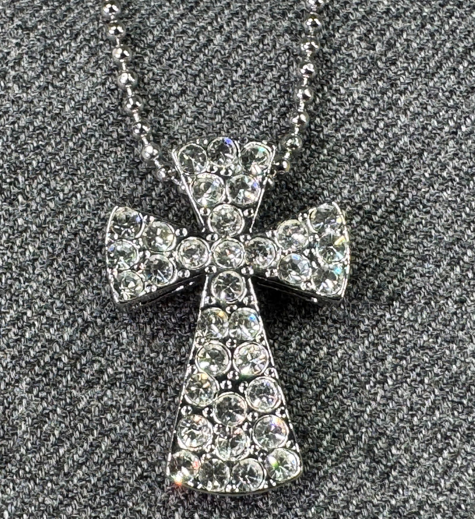 Vintage clear rhinestones silvertone cross with ball chain necklace: IN HOUSE FLAT SHIPPING & HANDLING COST WITHIN ALL THE U.S. : 7 To bypass LiveShipping, and use our In-House shipping service for 7 or shipping combined for multiple lots, please select “Arrange Your