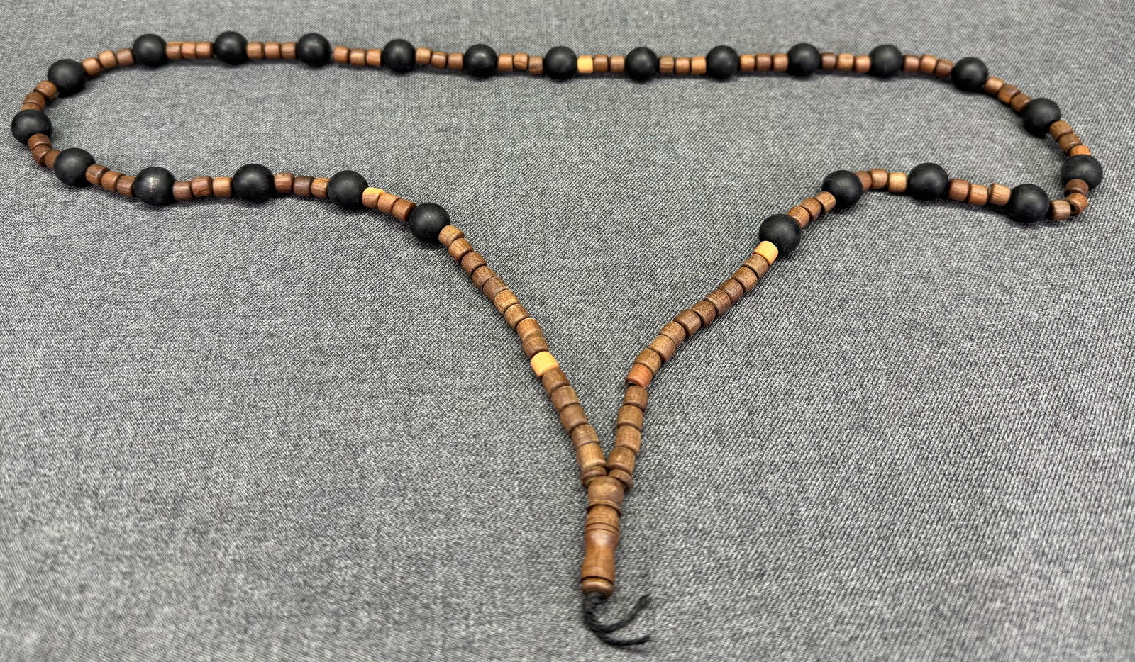 Vintage wood and black mate glass prayer beads. 125 in total: IN HOUSE FLAT SHIPPING & HANDLING COST WITHIN ALL THE U.S. : $7 To bypass LiveShipping, and use our In-House shipping service for $7 or shipping combined for multiple lots, please select “Arrange Yo