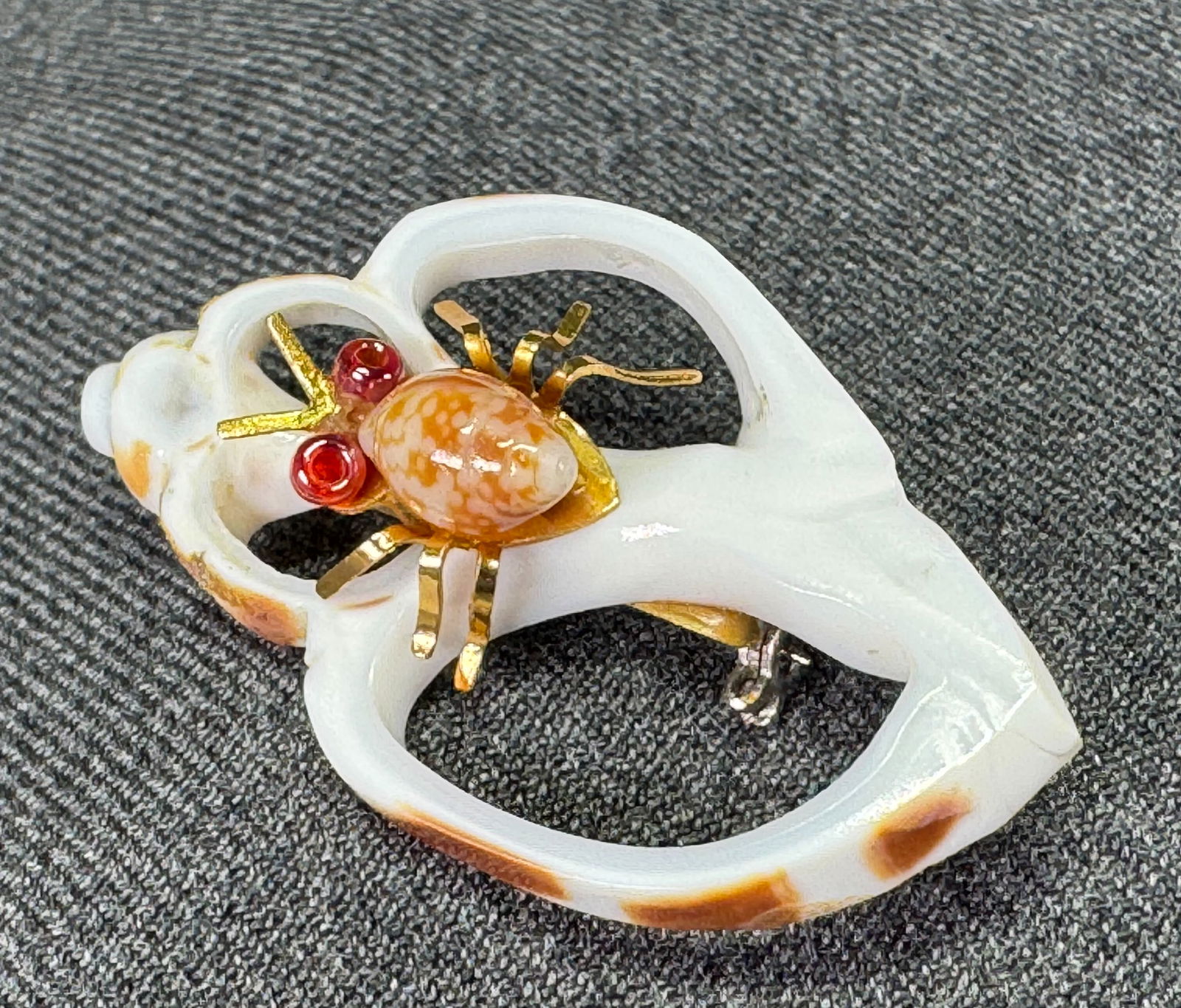 Vintage hand crafted shell, glass & metal leaf with spider brooch pin: IN HOUSE FLAT SHIPPING & HANDLING COST WITHIN ALL THE U.S. : 7 To bypass LiveShipping, and use our In-House shipping service for 7 or shipping combined for multiple lots, please select “Arrange Your