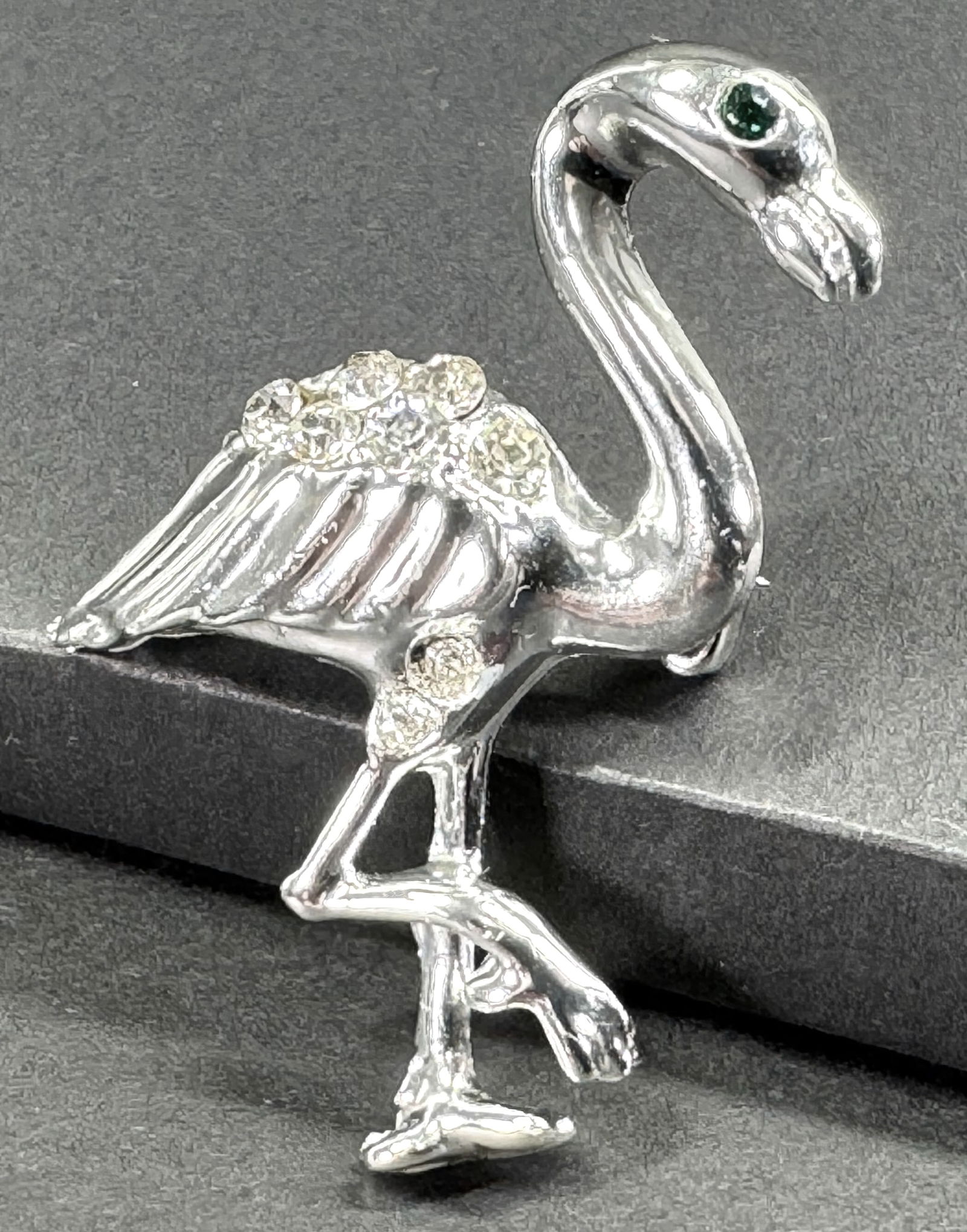 Vintage jeweled with rhinestones silvertone metal small stork pin brooch.: IN HOUSE FLAT SHIPPING & HANDLING COST WITHIN ALL THE U.S. : 7 To bypass LiveShipping, and use our In-House shipping service for 7 or shipping combined for multiple lots, please select “Arrange Your