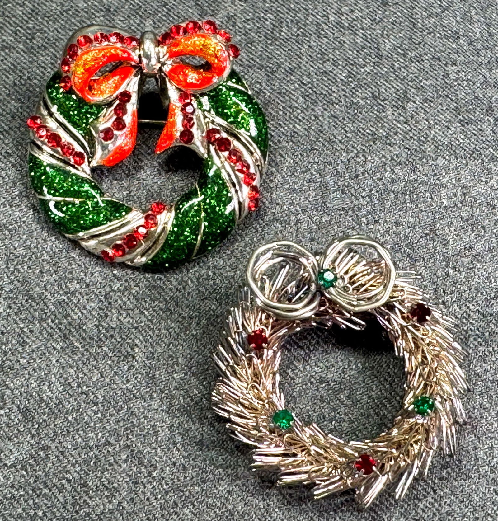 Vintage Christmas wreath jeweled woven pin brooch & enamel brooch and pendant: IN HOUSE FLAT SHIPPING & HANDLING COST WITHIN ALL THE U.S. : 7 To bypass LiveShipping, and use our In-House shipping service for 7 or shipping combined for multiple lots, please select “Arrange Your