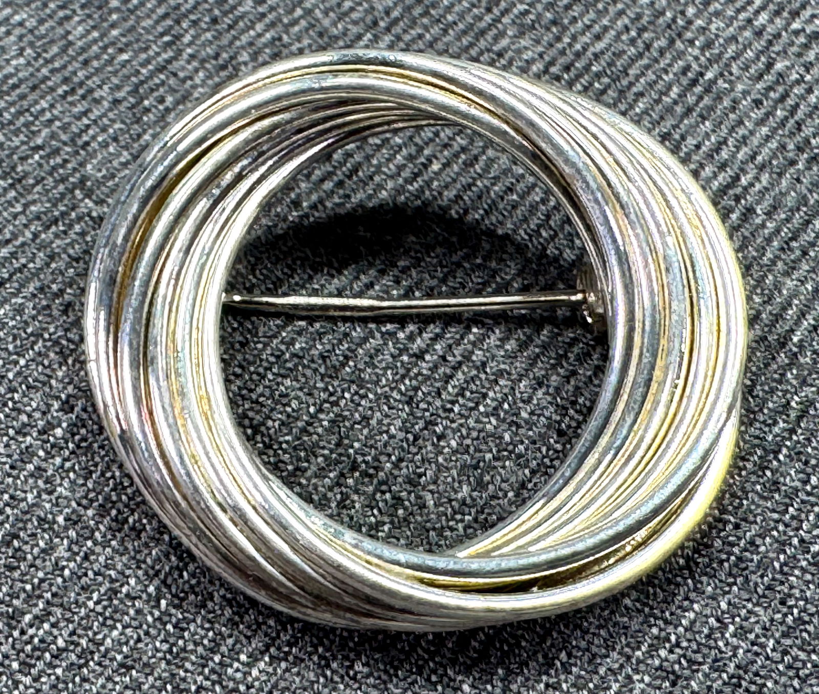 Vintage Napier silver-toned pin brooch: Vintage Napier silver-toned pin brooch. Marked For measures please refer to the pictures taken with a measuring tape. Weight: 10 Grams. For measures please refer to the pictures taken with a measuring