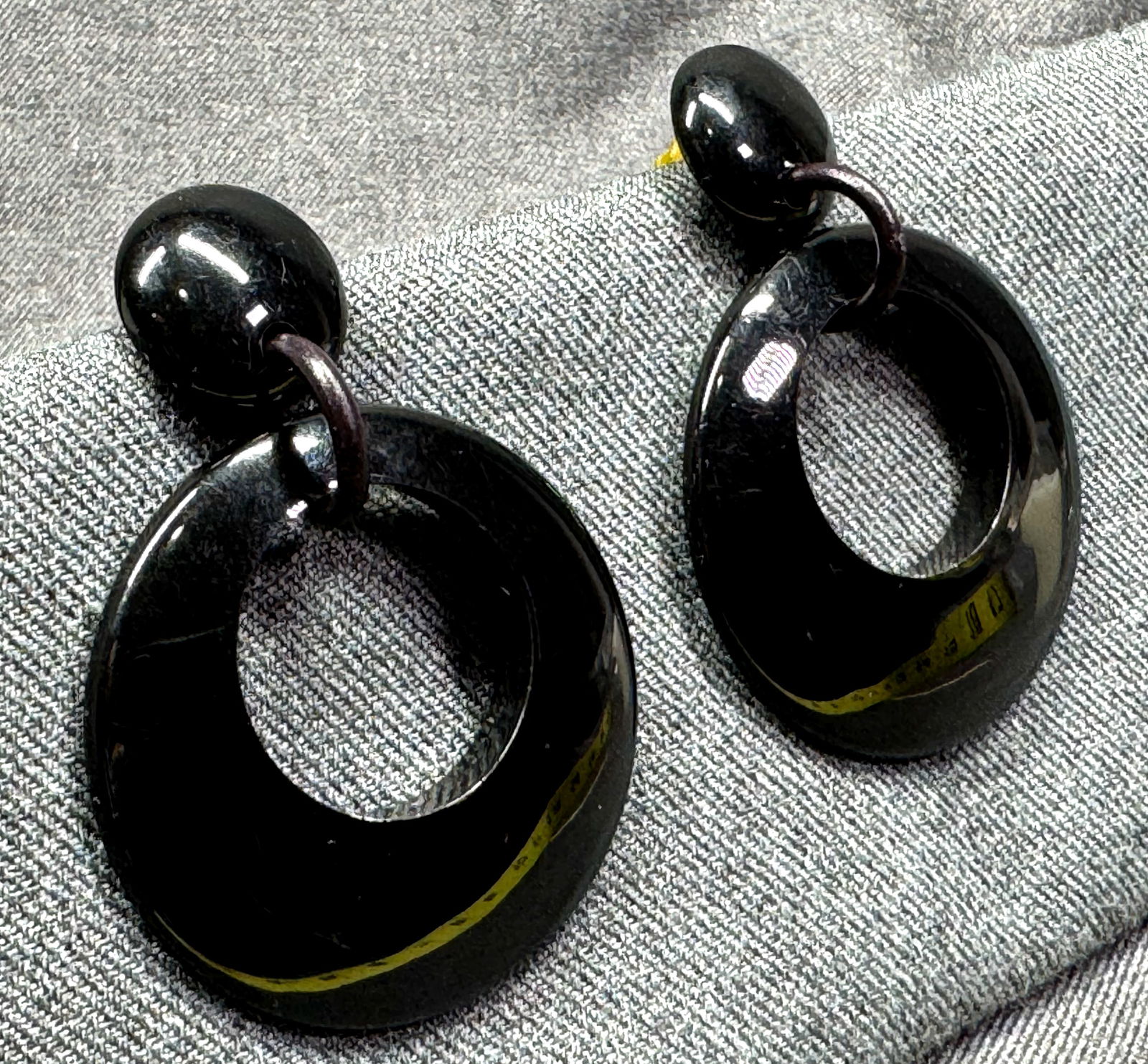 Vintage black plastic hoop dangle stud earrings (1 of 4)