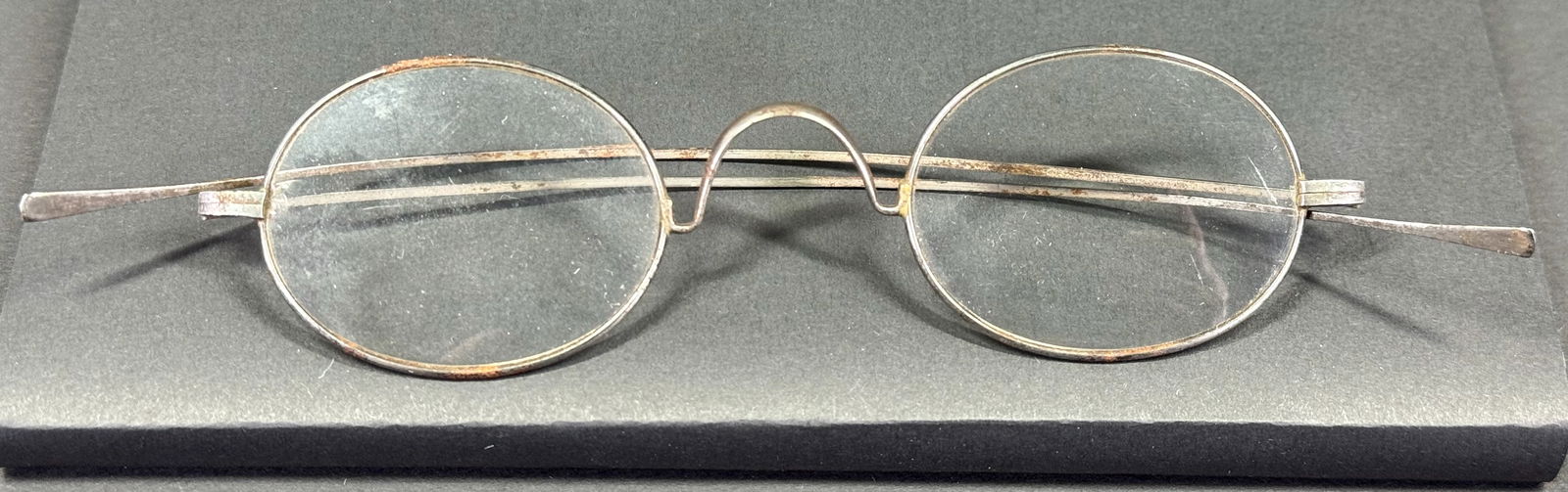 Antique silvertone metal oval spectacle eyeglasses. (1 of 14)