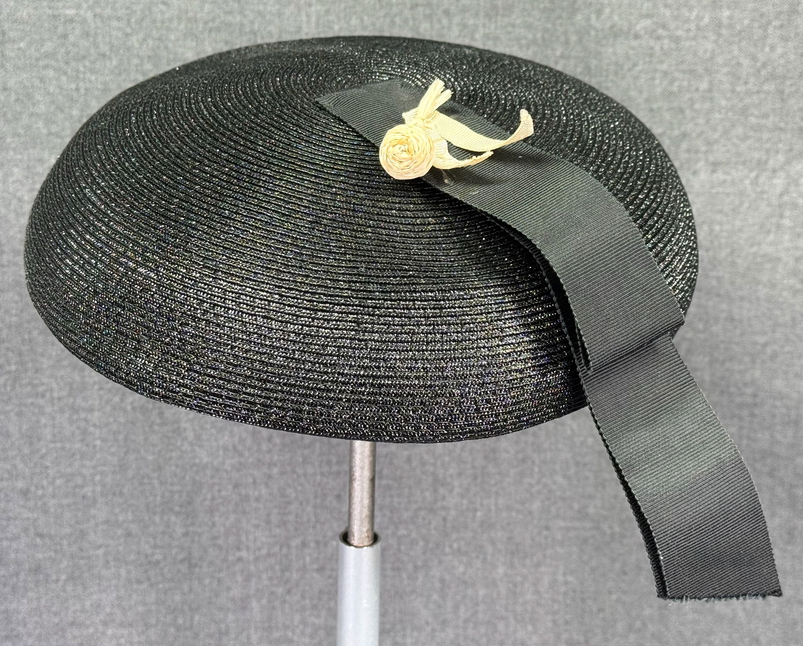 Vintage raffia woven flower grosgrain ribbon applique black raffia hat. Union label (1 of 8)