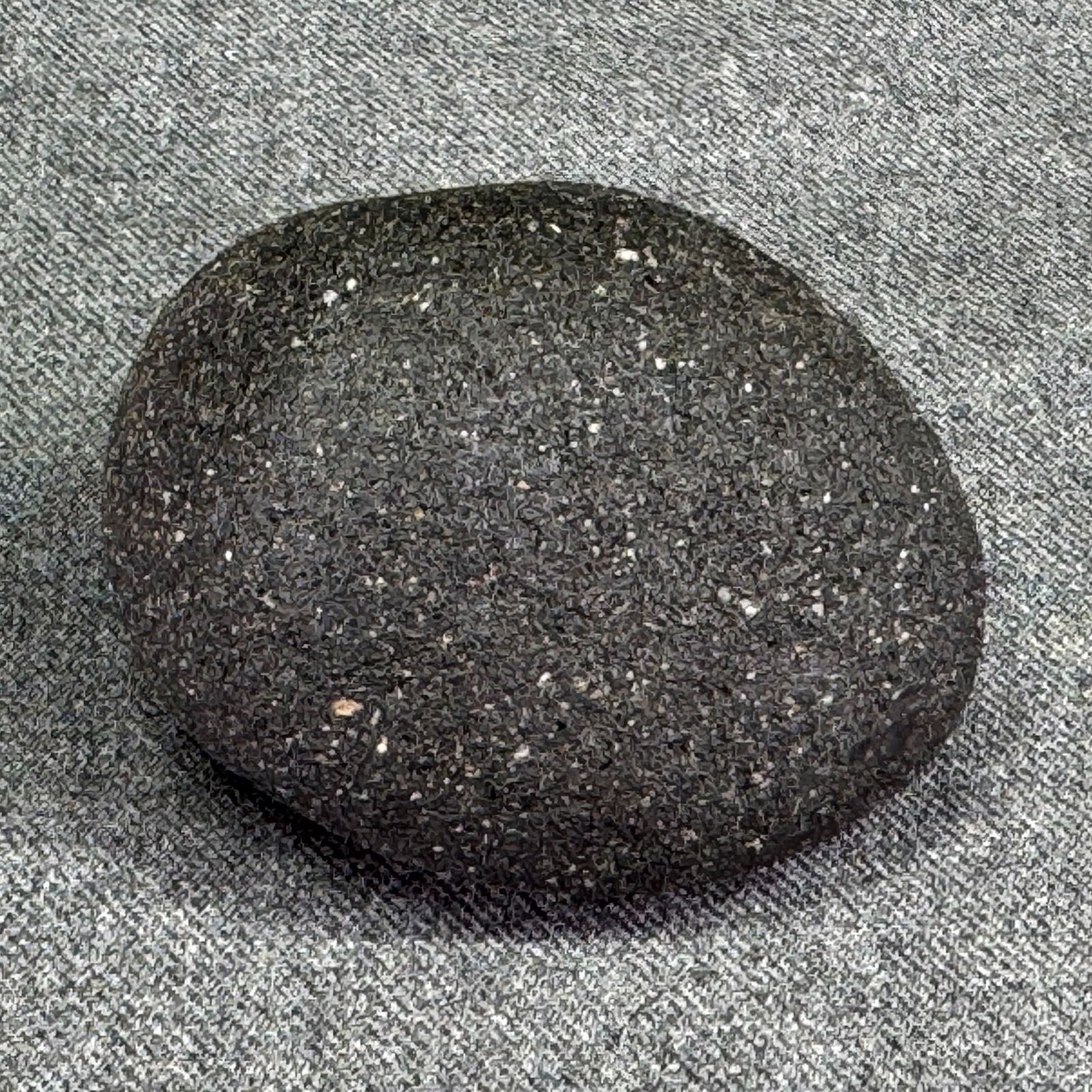 South American Rio Negro Province Southern Argentina Stone Grinder Tool. Circa 1000 CE: IN HOUSE FLAT SHIPPING & HANDLING COST WITHIN ALL THE U.S. : 7 To bypass LiveShipping, and use our In-House shipping service for 7 or shipping combined for multiple lots, please select “Arrange