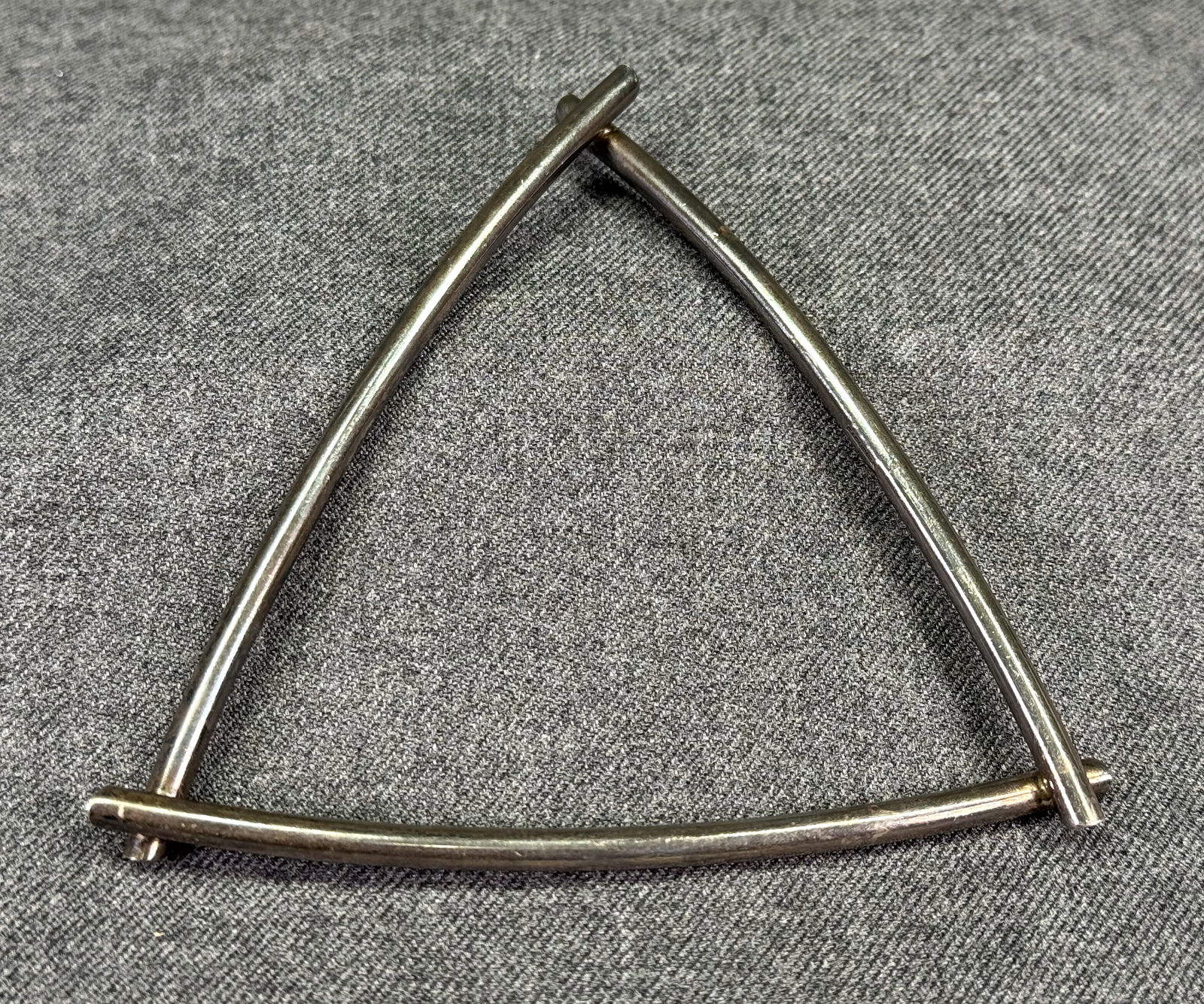 Vintage Susan Cummings sterling silver triangle bracelet bangle: IN HOUSE FLAT SHIPPING & HANDLING COST WITHIN ALL THE U.S. : 7 To bypass LiveShipping, and use our In-House shipping service for 7 or shipping combined for multiple lots, please select “Arrange Your